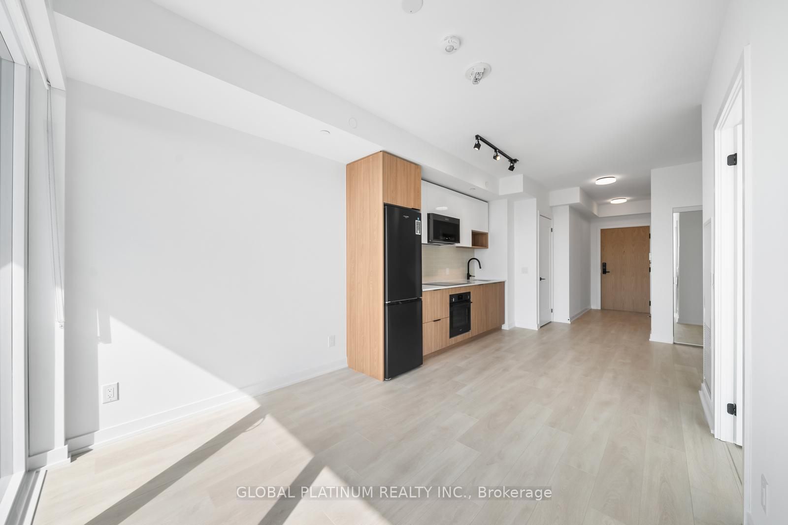 5 Defries Street 2103, Toronto, ON M5A 0W7 photo 4