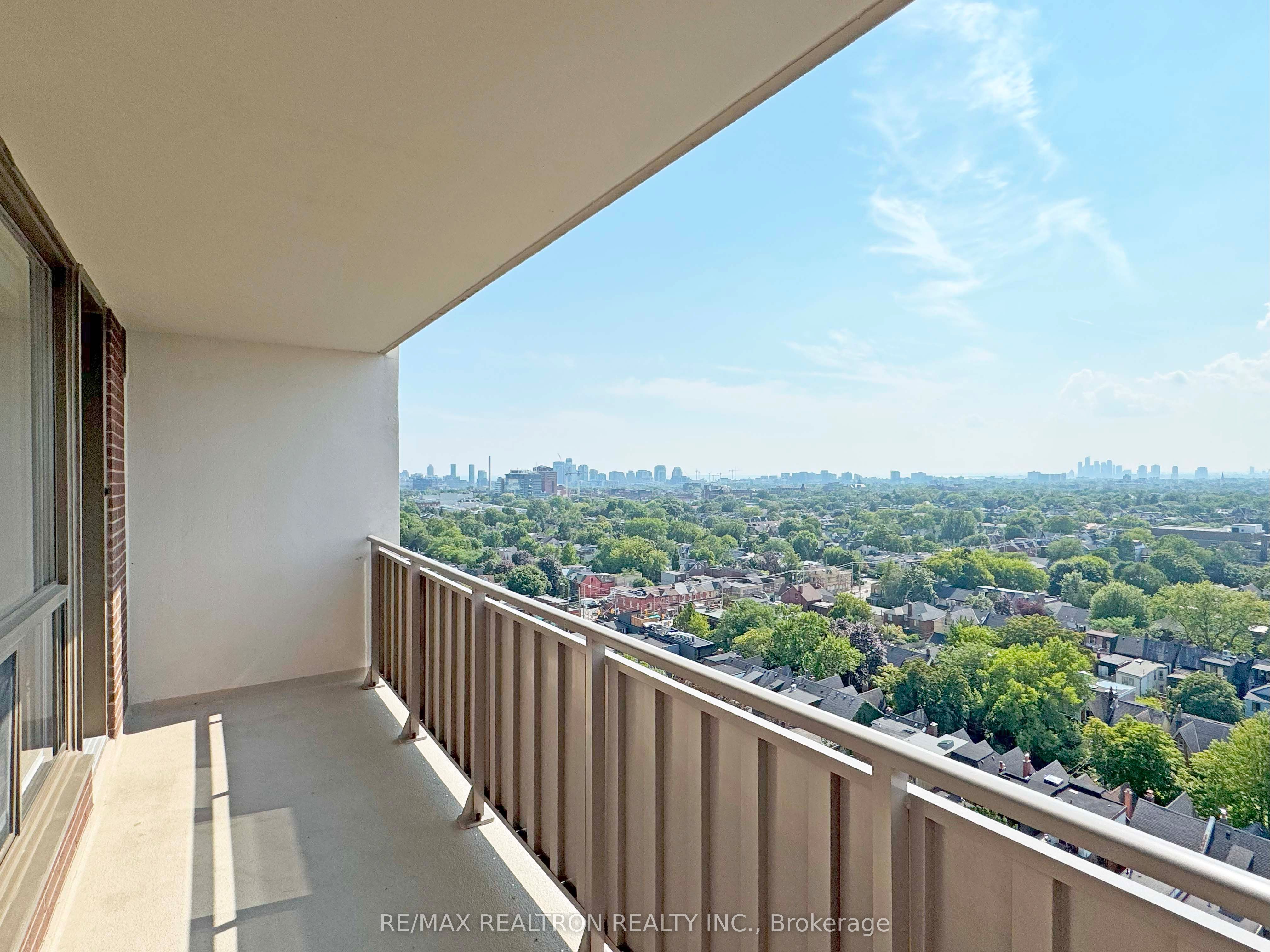 666 Spadina Avenue 2503, Toronto, ON M5S 2H8 photo 3