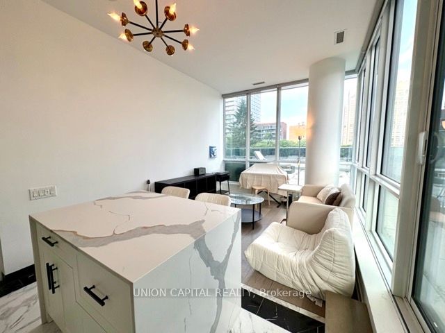 365 Church Street 403, Toronto, ON M5B 1H6 photo 3
