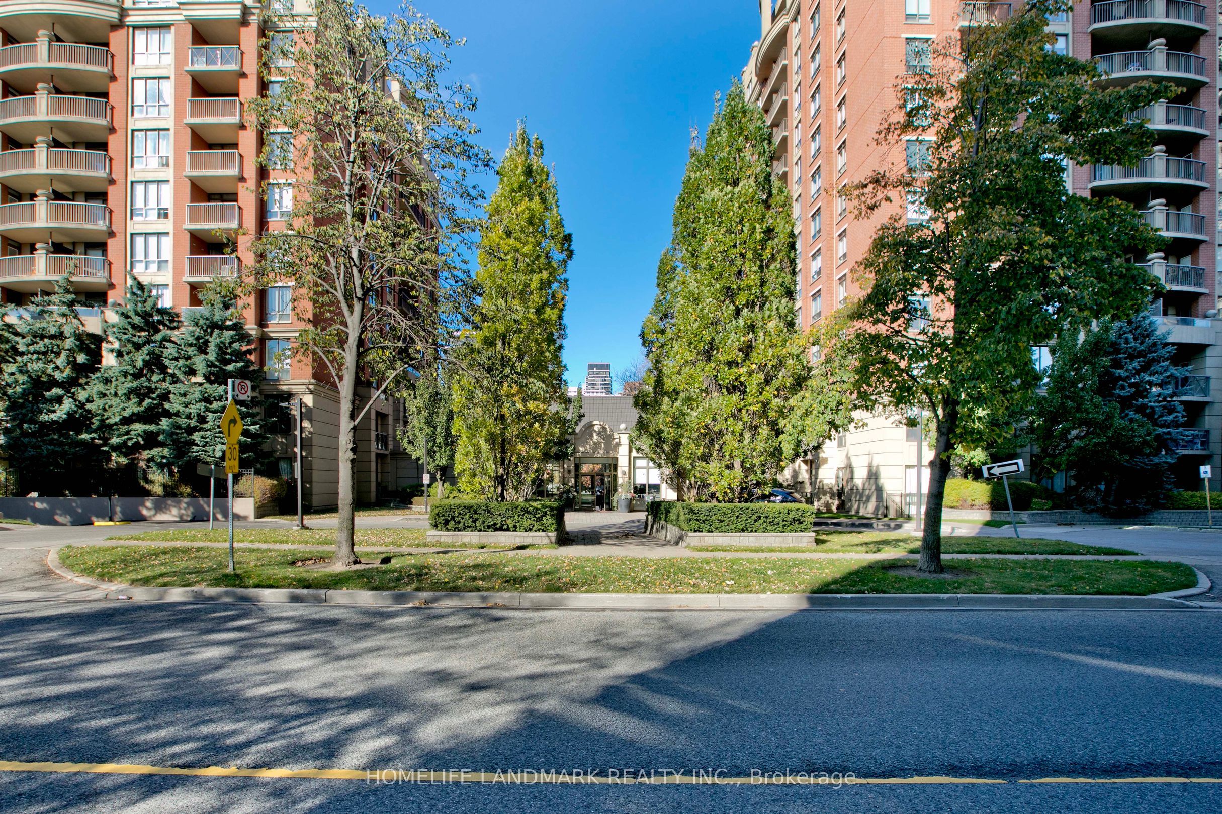 55 Harrison Garden Boulevard 1210, Toronto, ON M2N 7G3