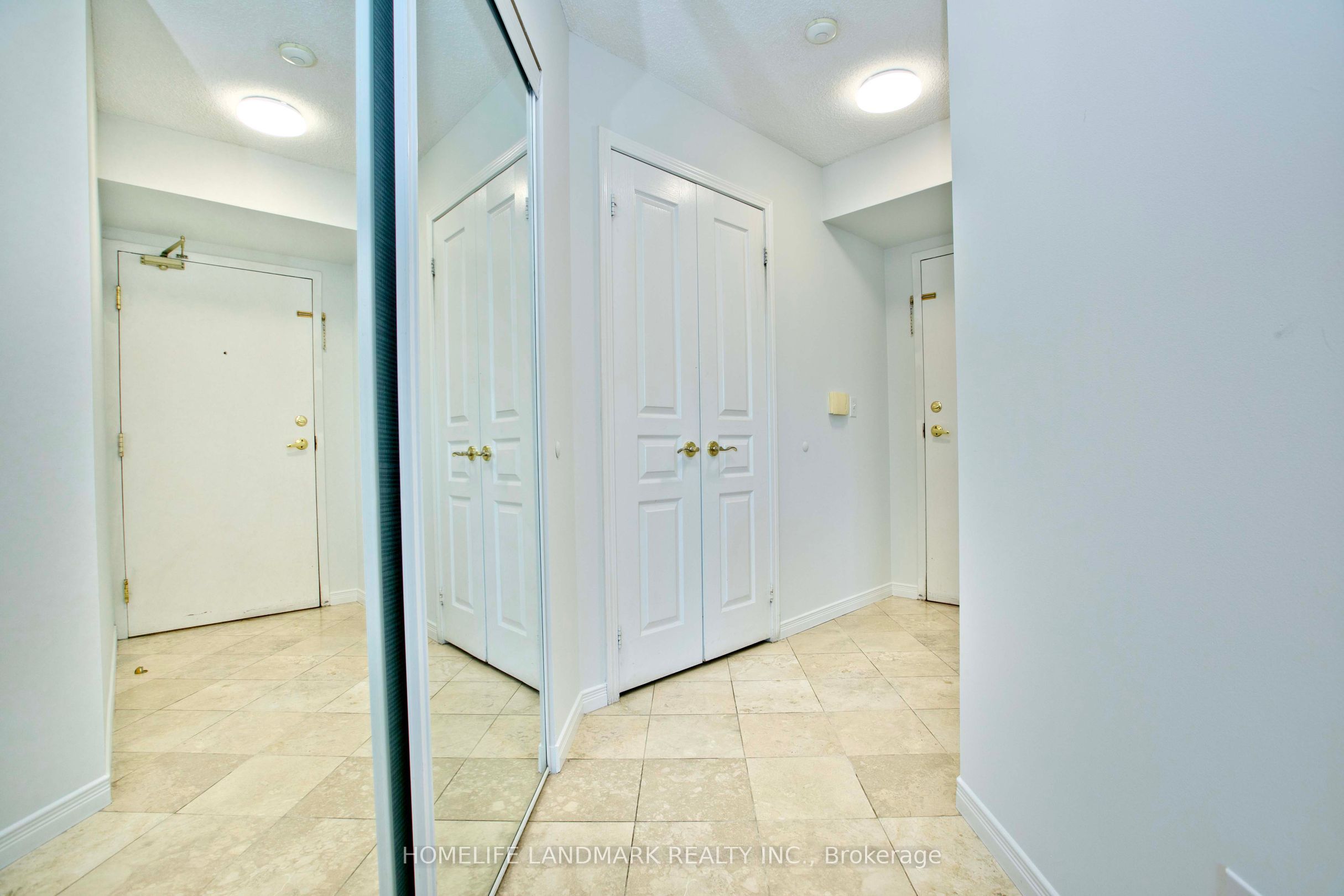 55 Harrison Garden Boulevard 1210, Toronto, ON M2N 7G3 photo 3