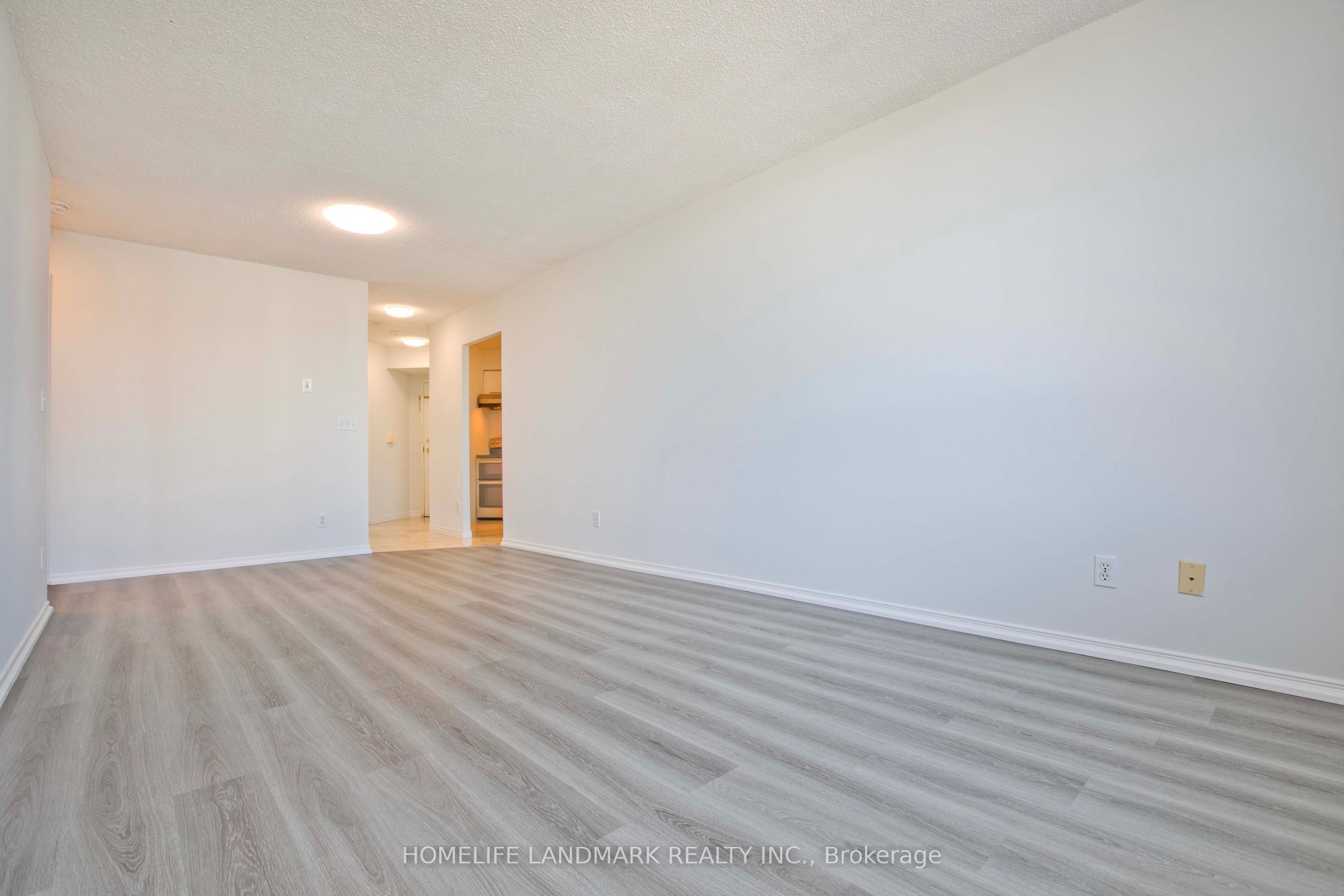 55 Harrison Garden Boulevard 1210, Toronto, ON M2N 7G3 photo 4