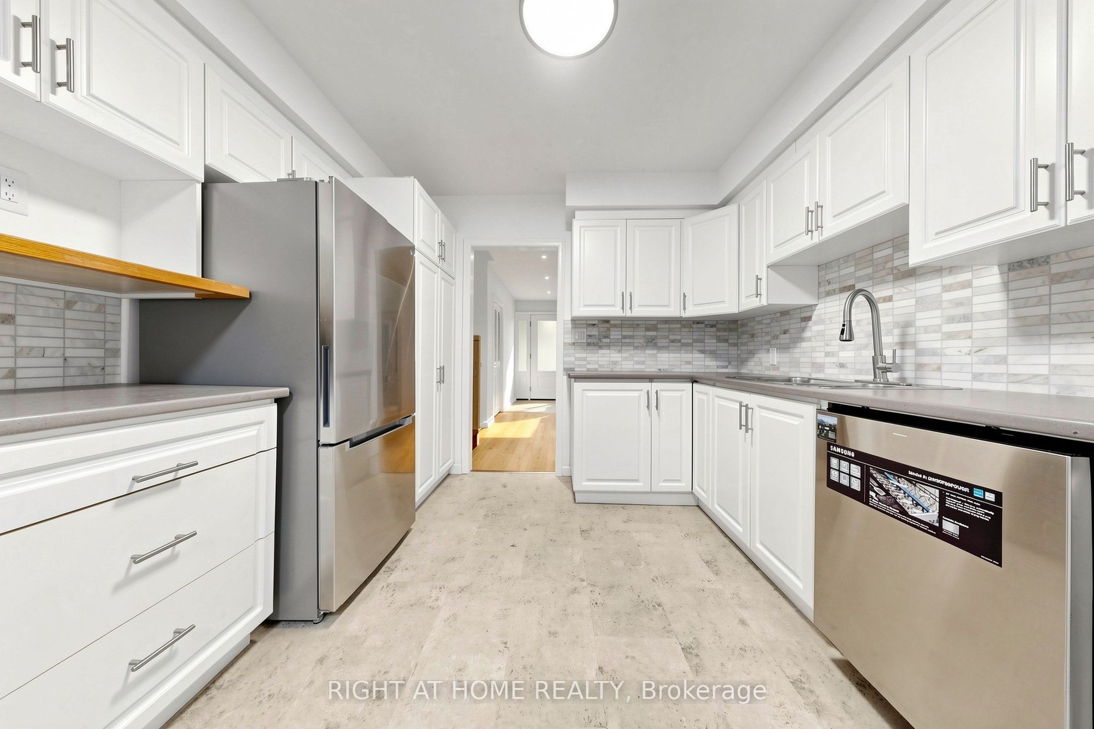 6 Colonnade Road, Toronto, ON M2K 2L5 photo 4