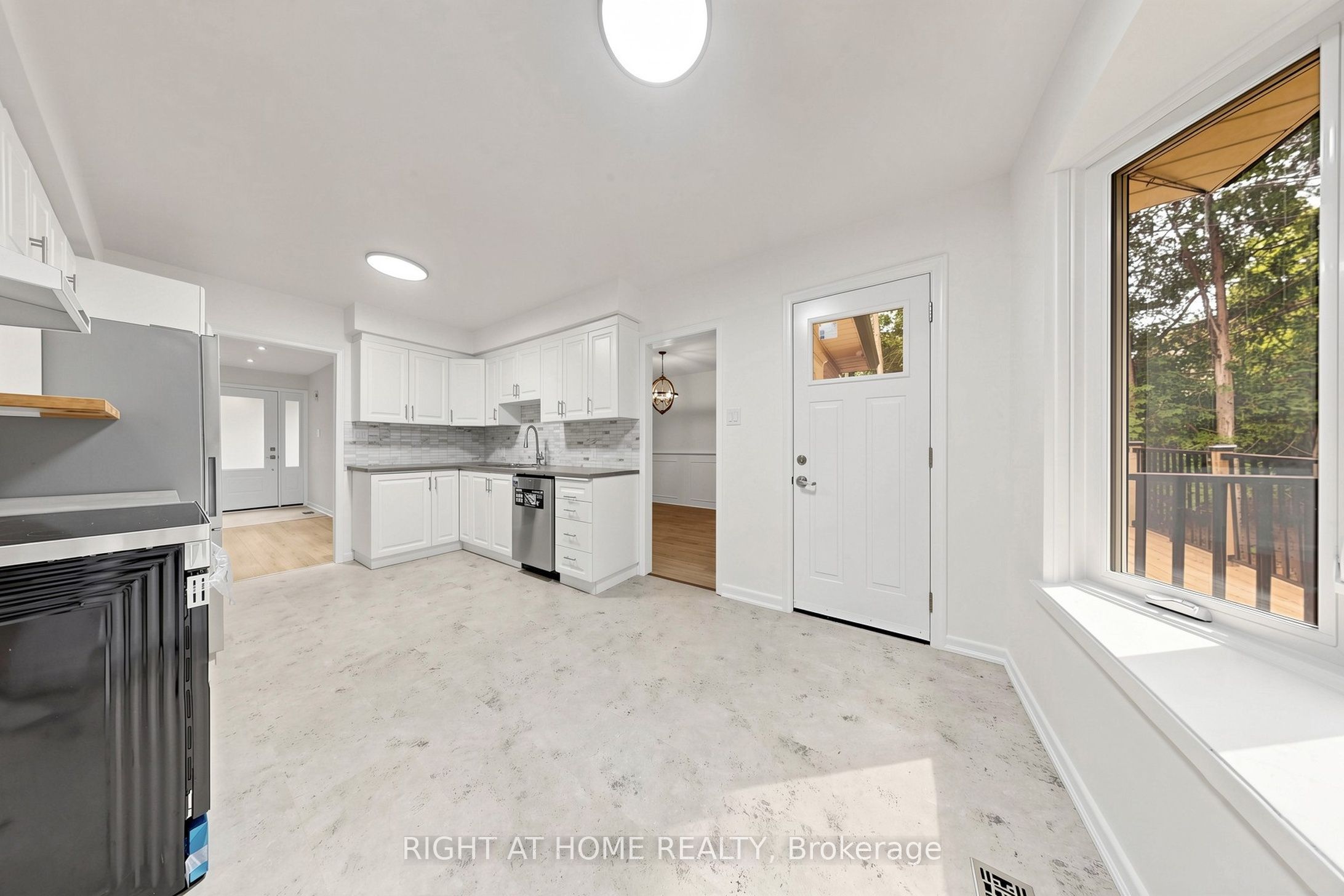 6 Colonnade Road, Toronto, ON M2K 2L5 photo 5