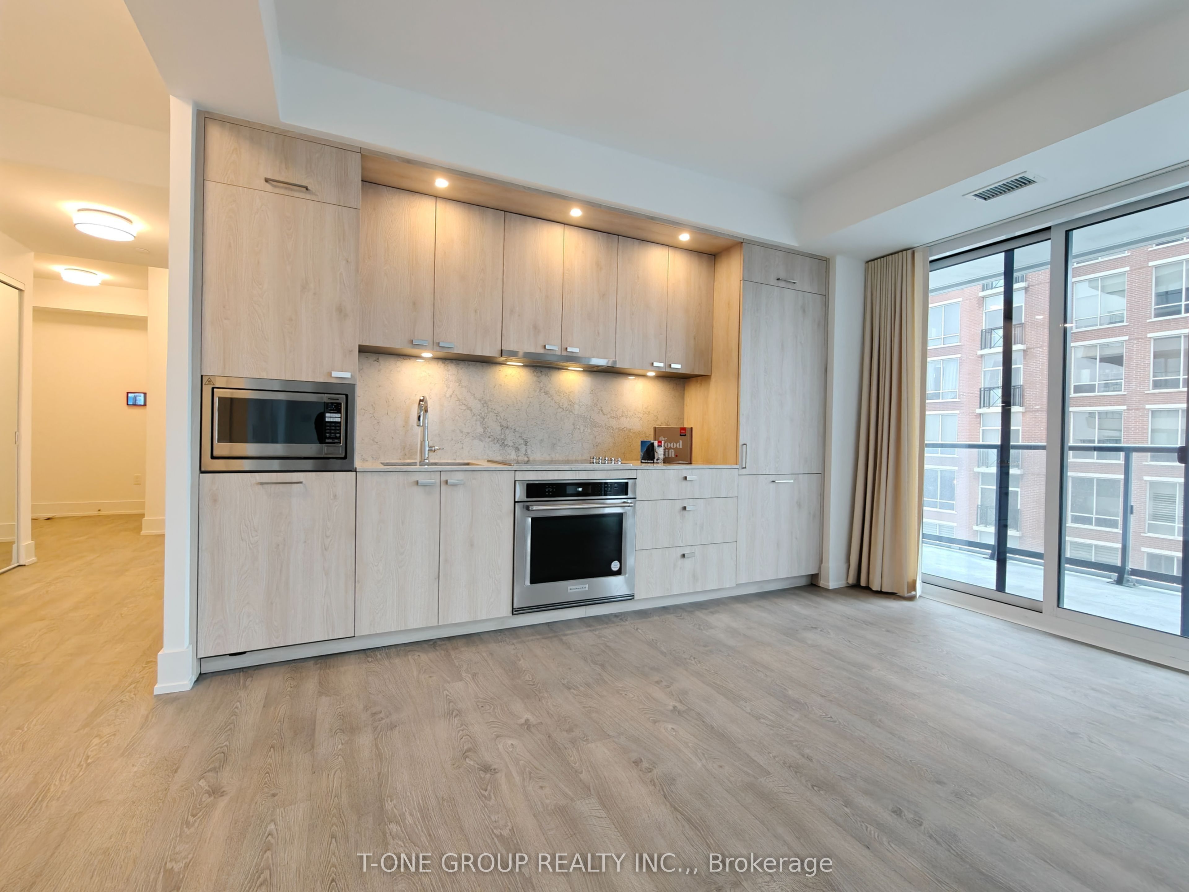 10 Inn on the park Drive 1104, Toronto, ON M3C 0P9 photo 3