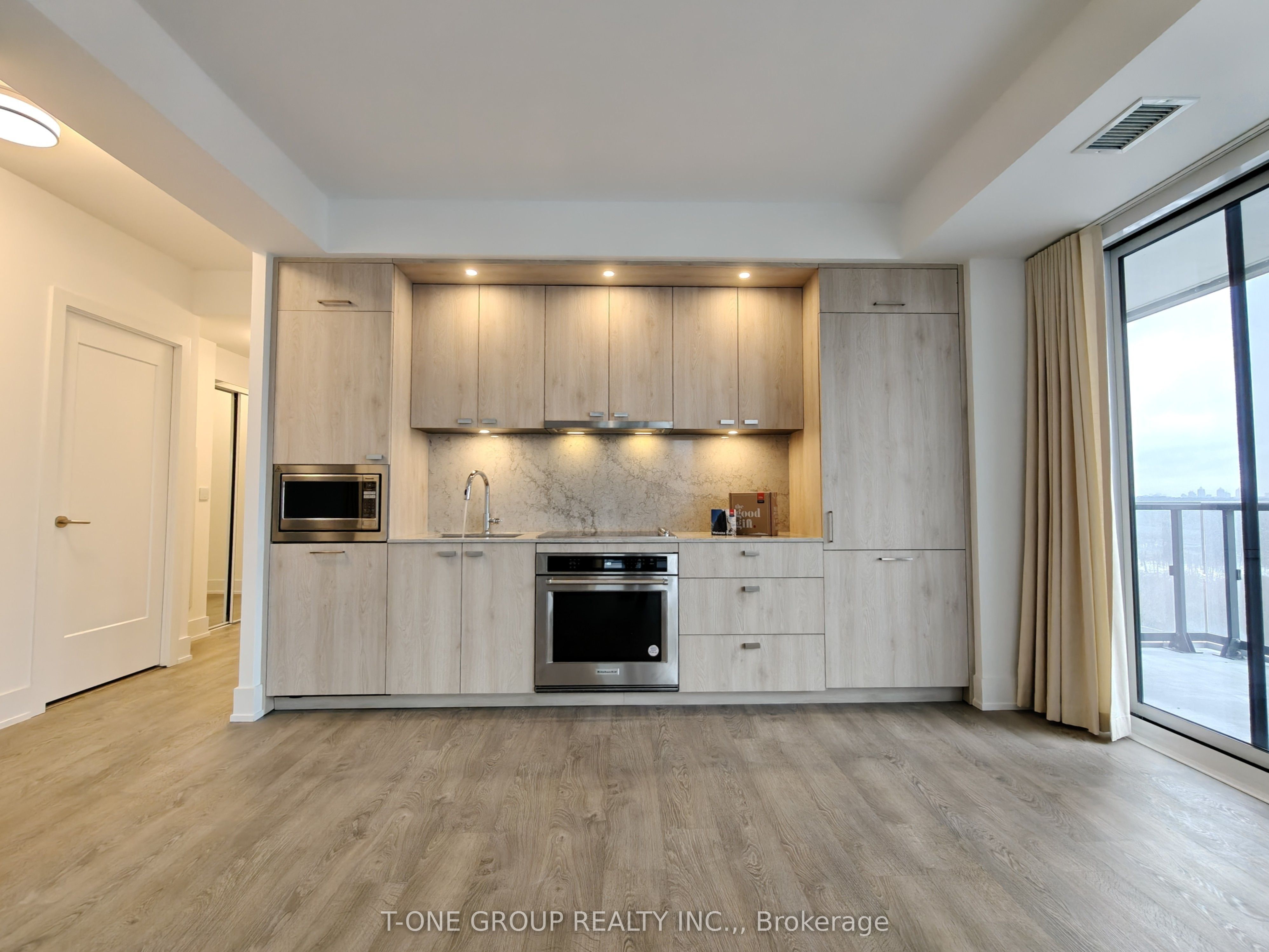 10 Inn on the park Drive 1104, Toronto, ON M3C 0P9 photo 4