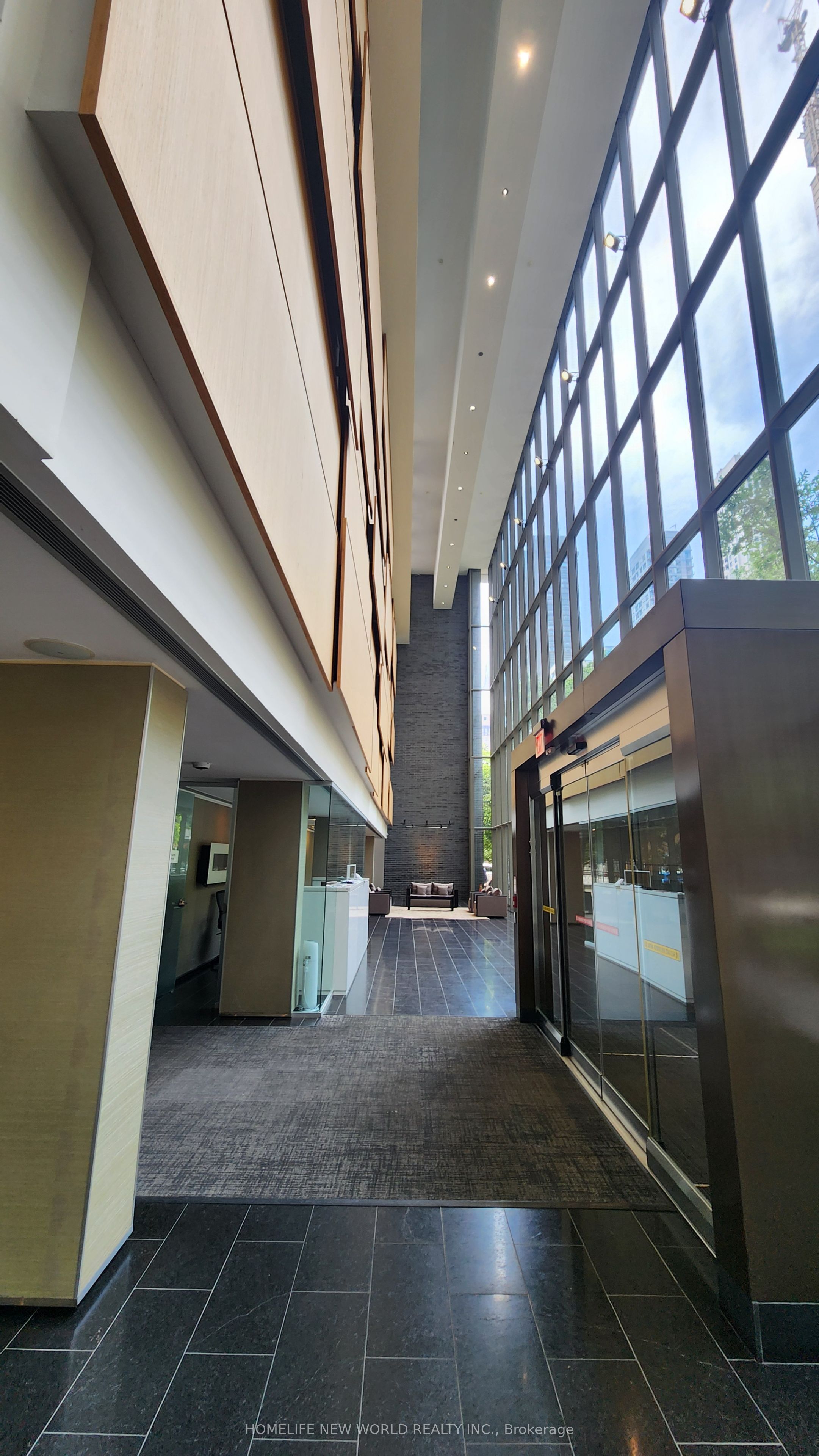 33 Charles Street E 2507, Toronto, ON M4Y 0A2 photo 2