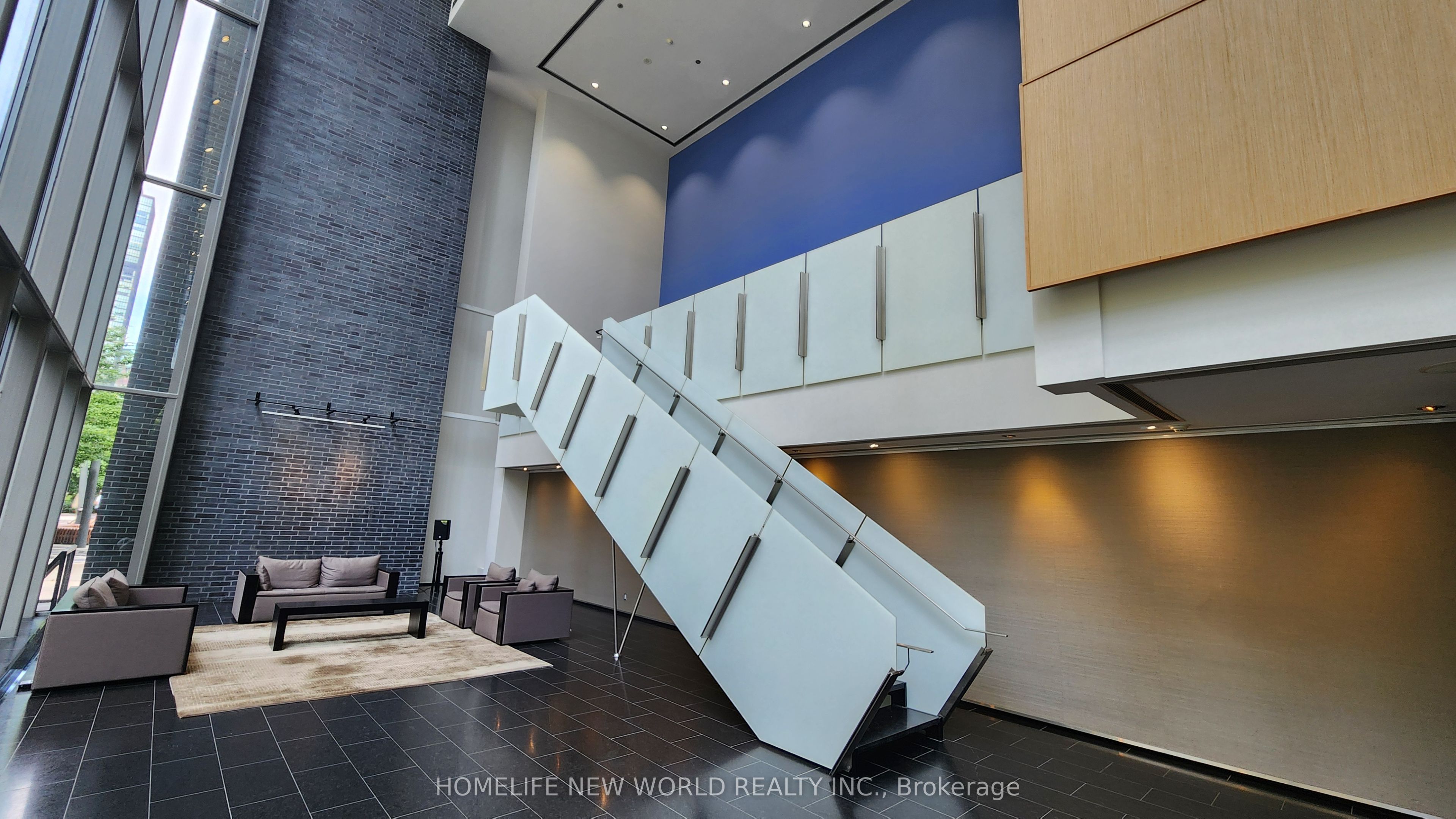 33 Charles Street E 2507, Toronto, ON M4Y 0A2 photo 3