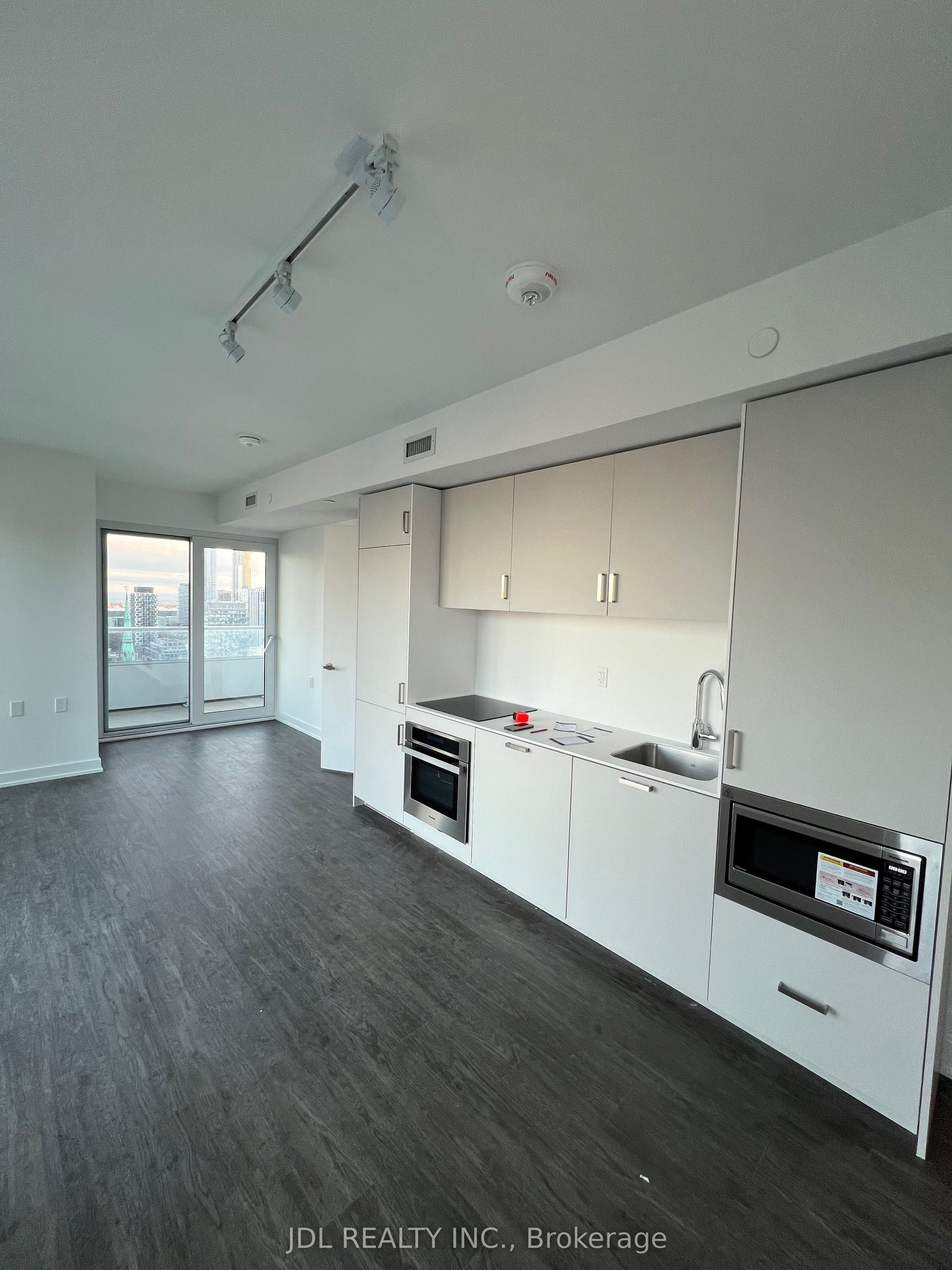 88 Queen Street E 3003, Toronto, ON L3T 0C7