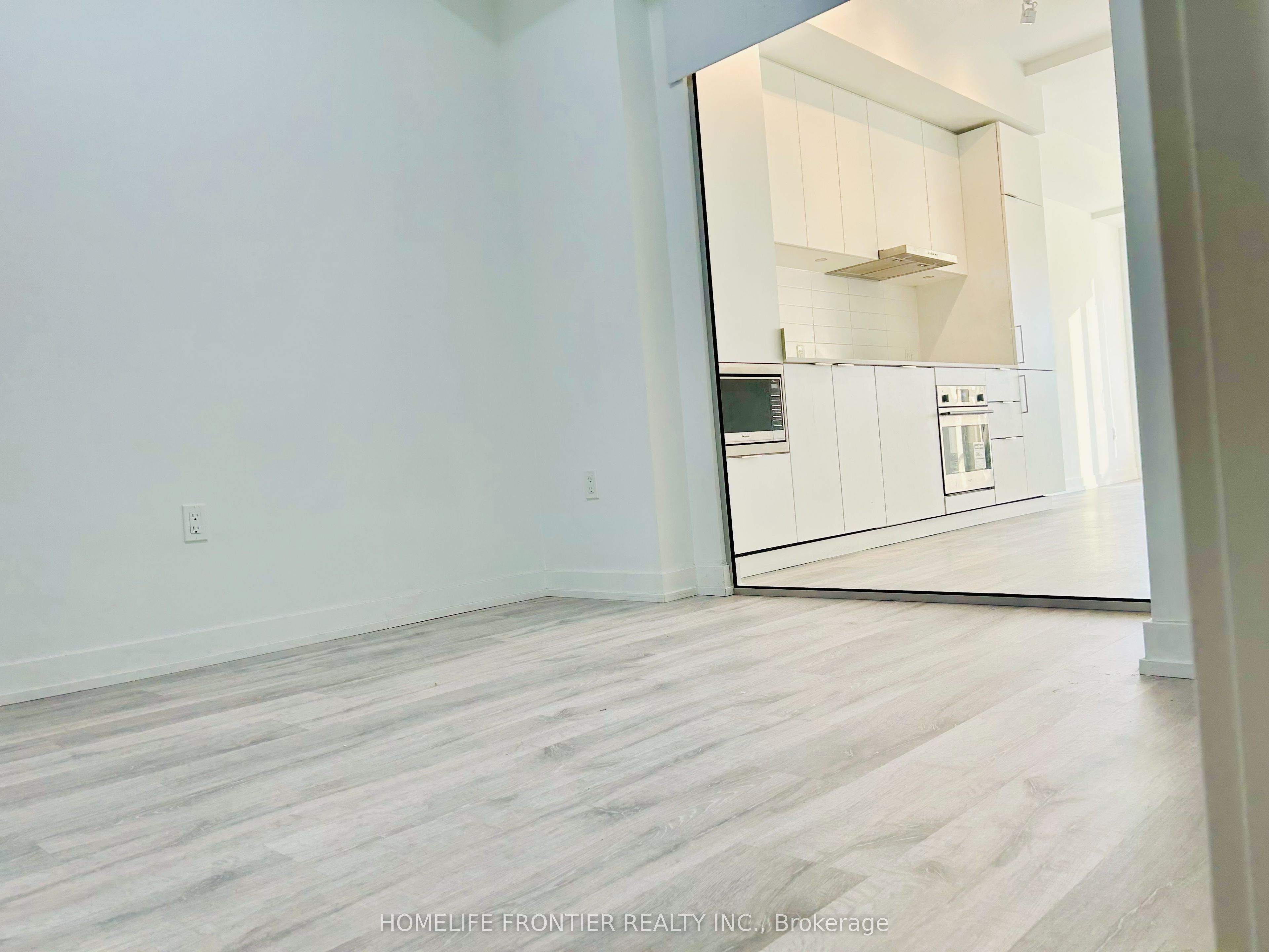 7 Golden Lion Heights N835, Toronto, ON M2M 0C1 photo 3