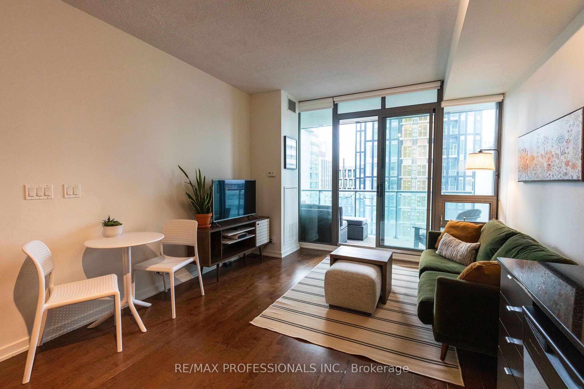 33 Lombard Street N 1405, Toronto, ON M5C 3H8 photo 4