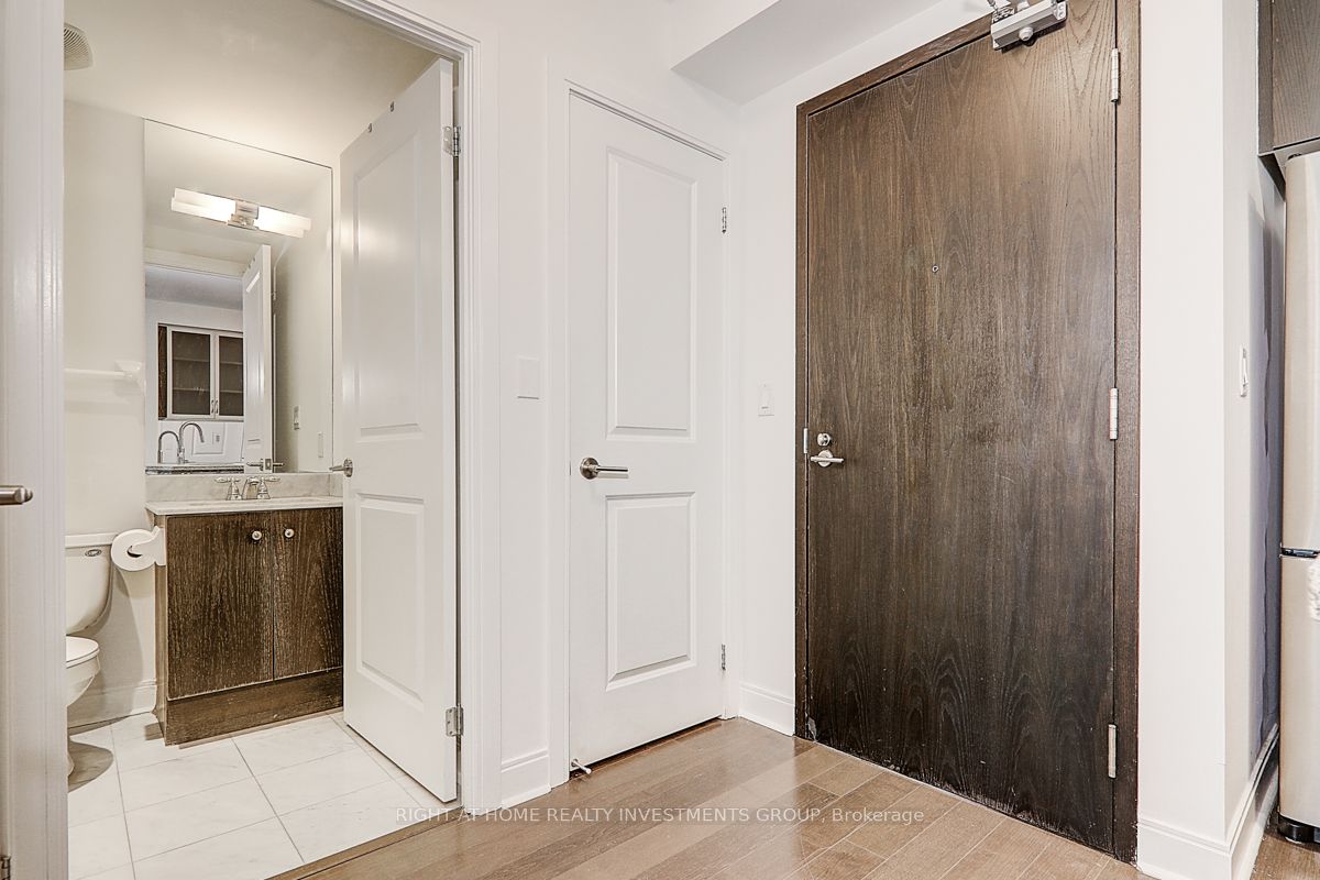 18 Yorkville Avenue 704, Toronto, ON M4W 1L4
