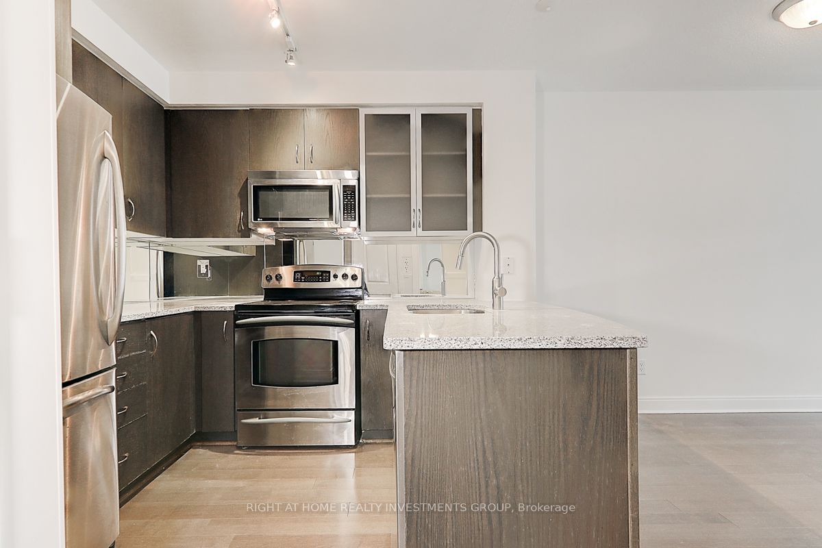 18 Yorkville Avenue 704, Toronto, ON M4W 1L4 photo 2