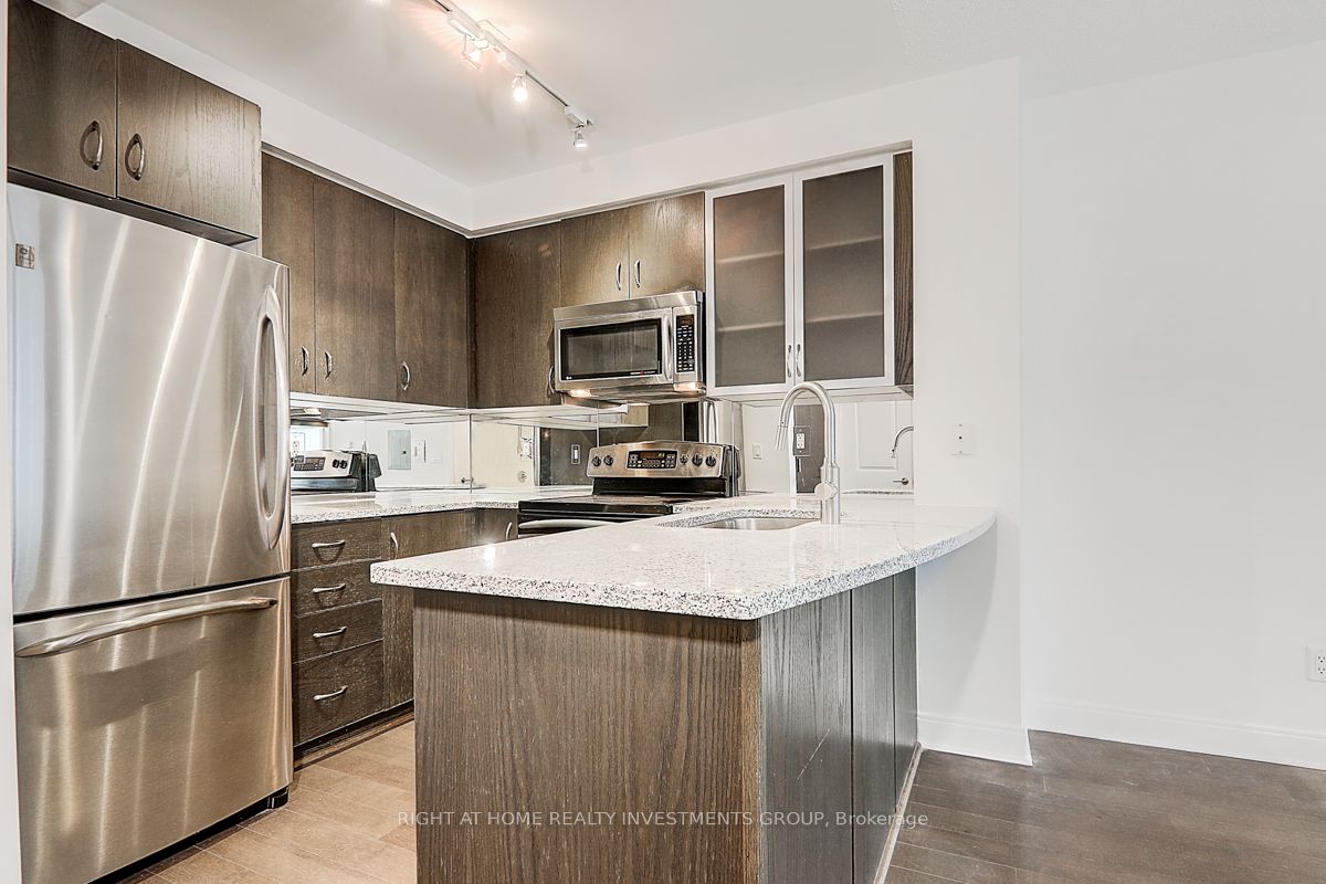18 Yorkville Avenue 704, Toronto, ON M4W 1L4 photo 4