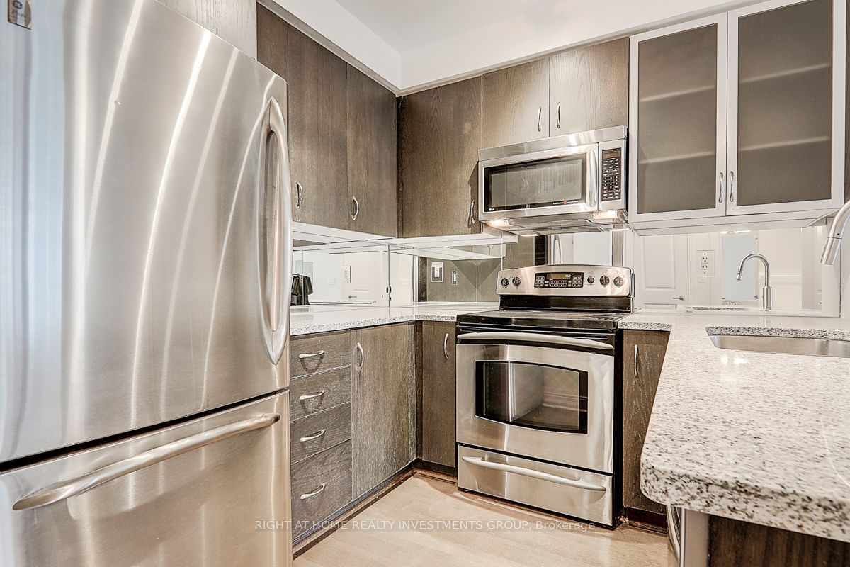 18 Yorkville Avenue 704, Toronto, ON M4W 1L4 photo 5