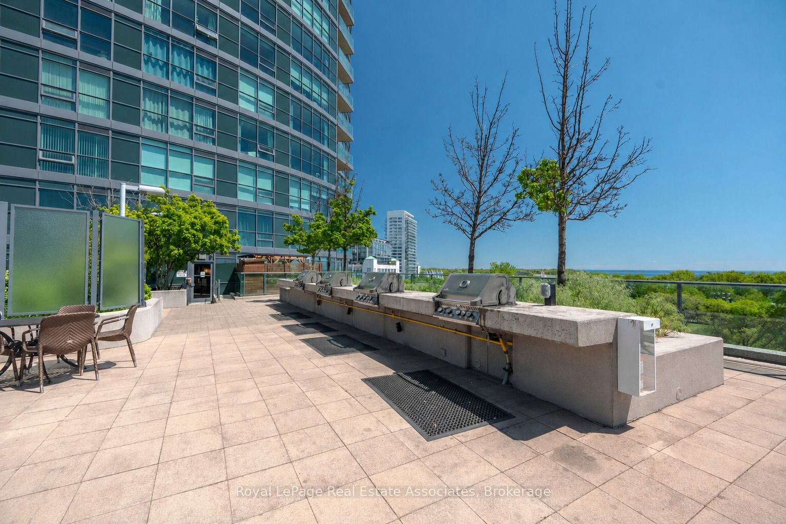 215 Fort York Boulevard 2411, Toronto, ON M5V 4A2 photo 2