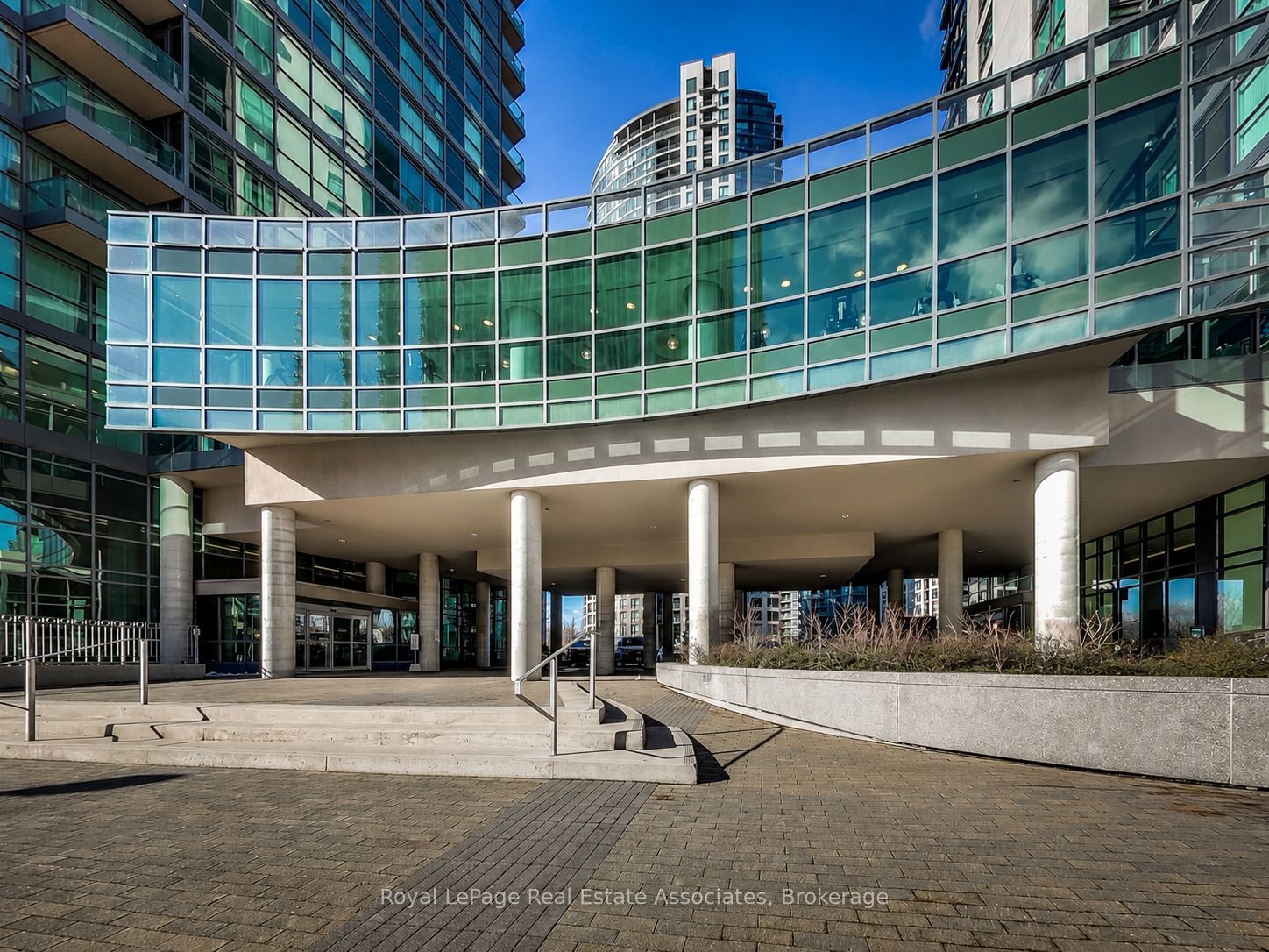 215 Fort York Boulevard 2411, Toronto, ON M5V 4A2 photo 3