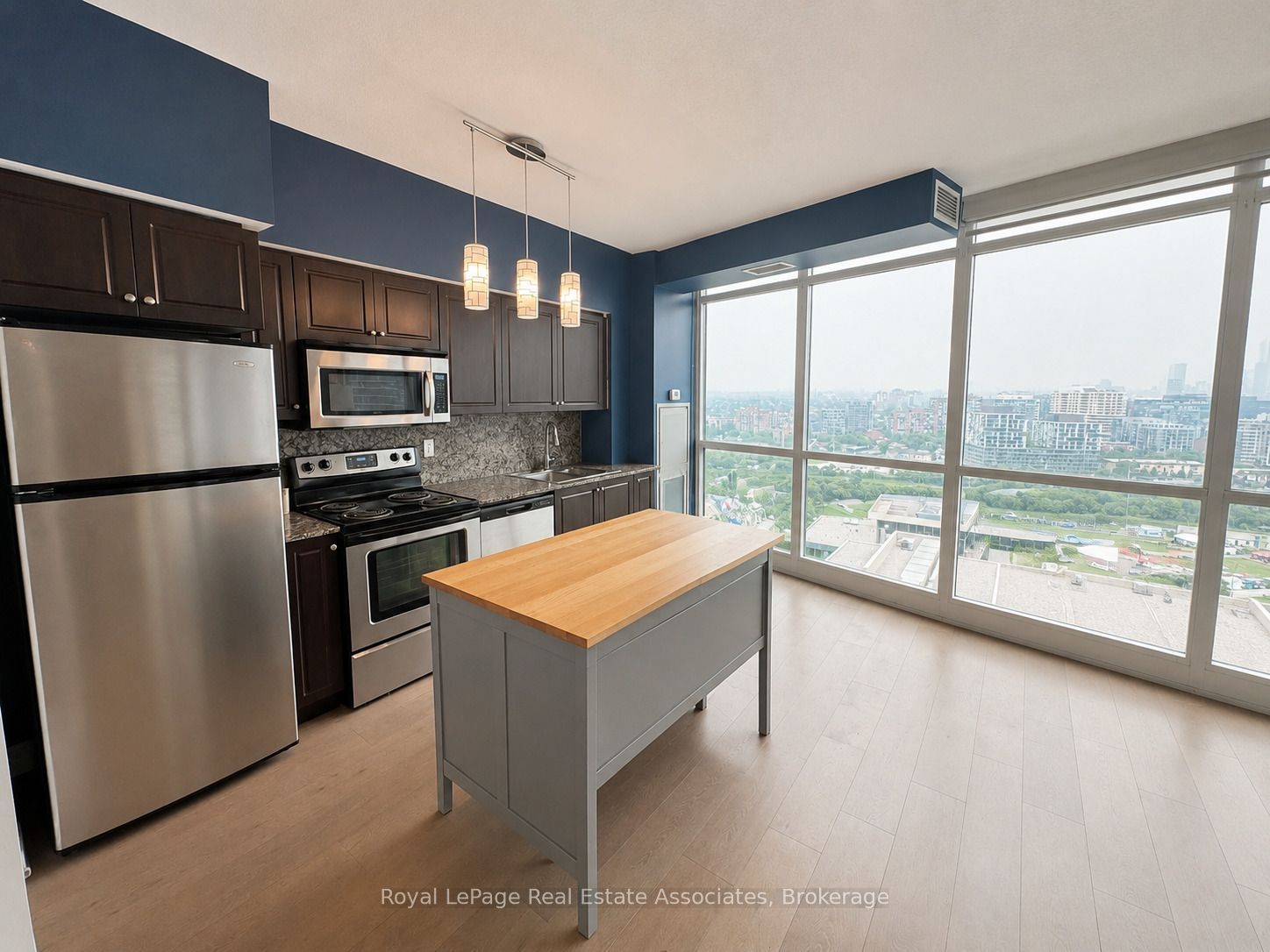 215 Fort York Boulevard 2411, Toronto, ON M5V 4A2 photo 5