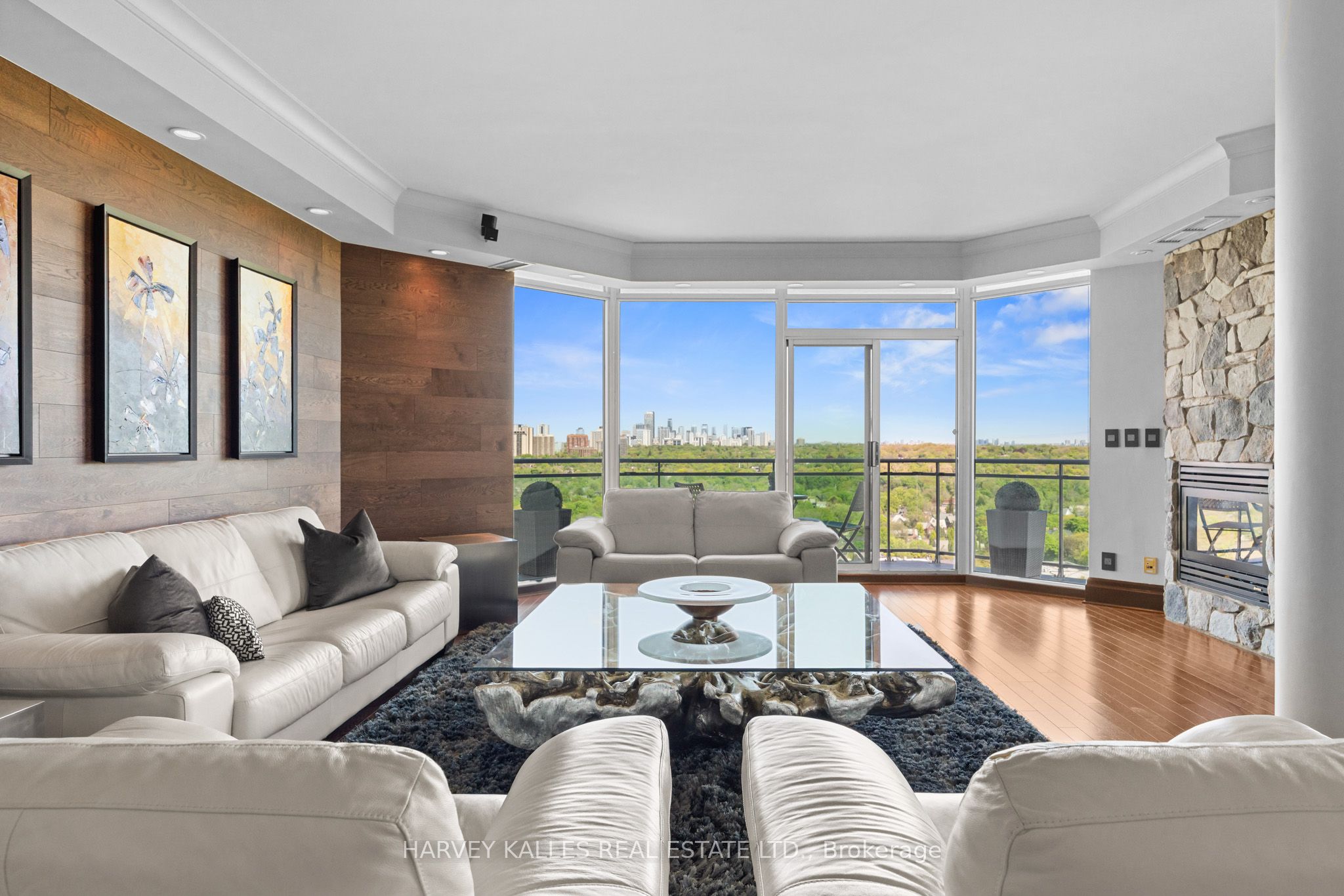 300 Bloor Street E 2701, Toronto, ON M4W 3Y2 photo 2