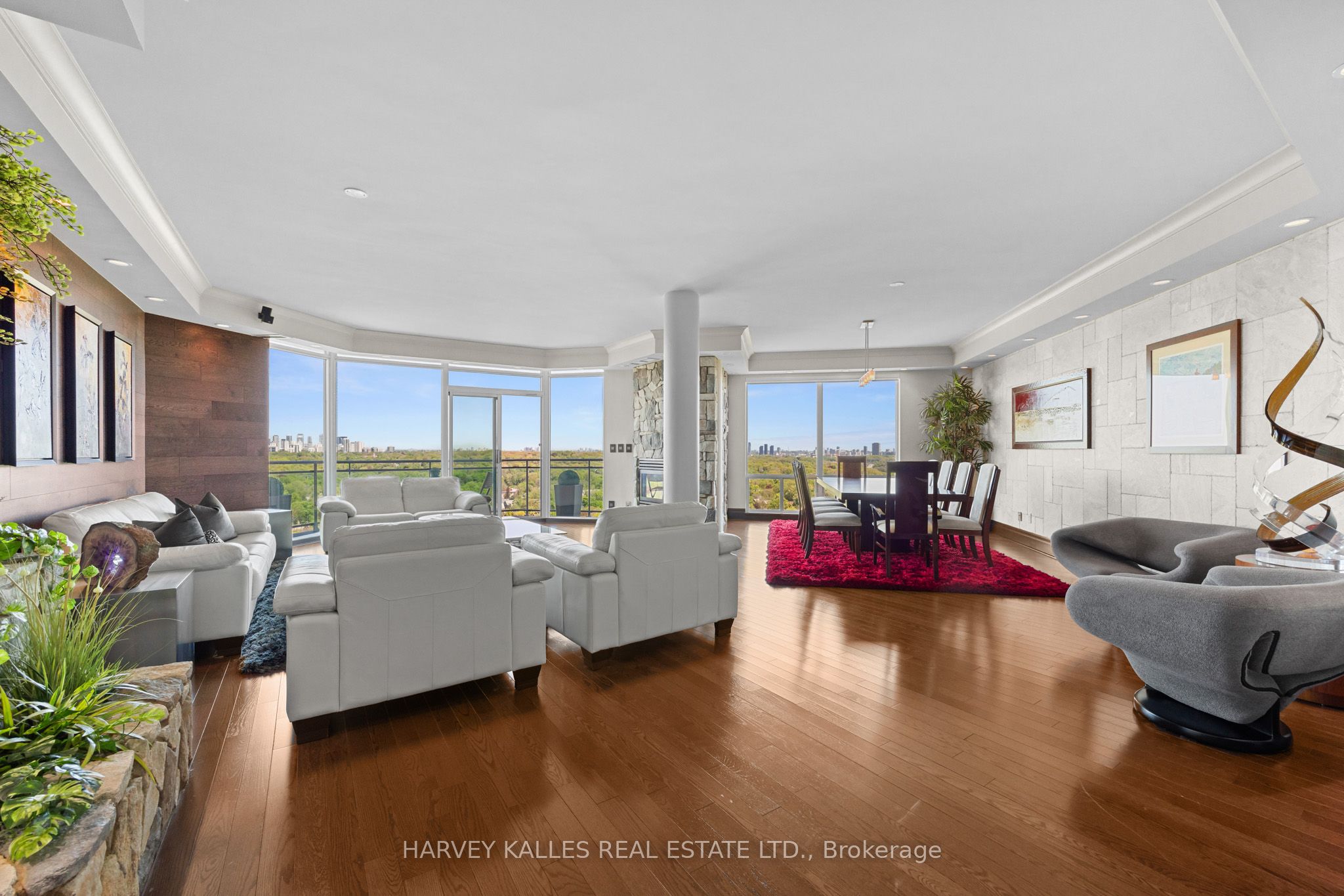 300 Bloor Street E 2701, Toronto, ON M4W 3Y2 photo 3