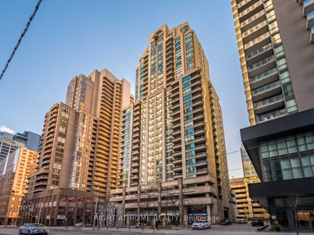 750 Bay Street 2306, Toronto, ON M5G 1N6 photo 4