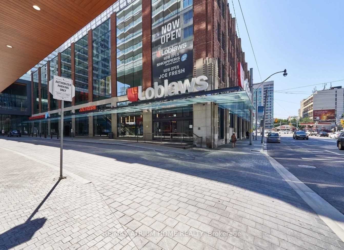 19 Bathurst Street 3206, Toronto, ON M5V 0N2 photo 3