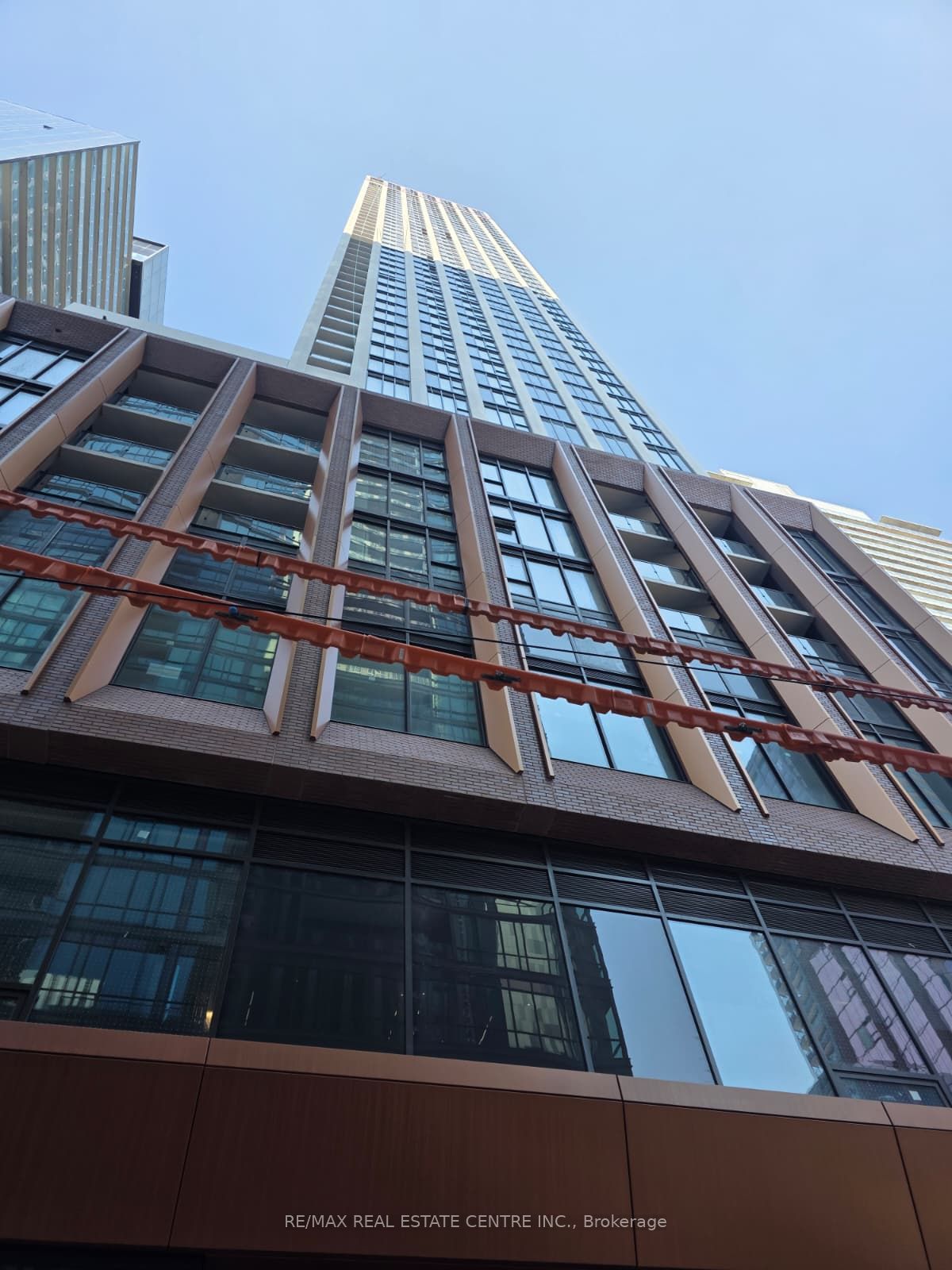 400 King Street W 901, Toronto, ON M5V 1K2 photo 2