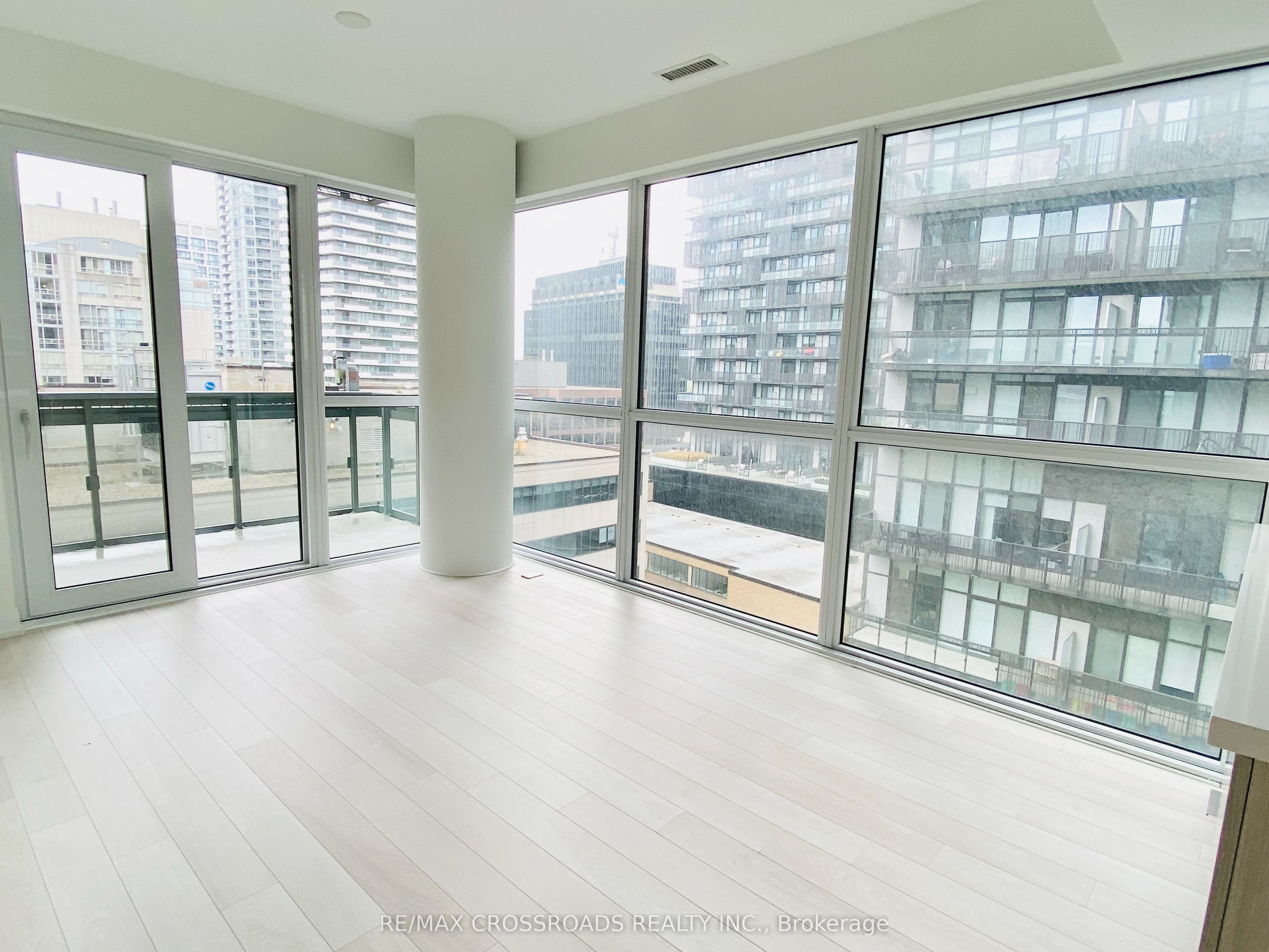 39 Roehampton Avenue 805, Toronto, ON M4P 1P9 photo 5