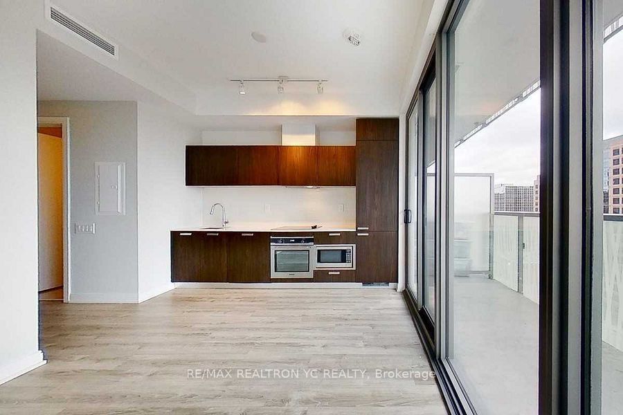 50 Charles Street E 1402, Toronto, ON M4Y 0C3 photo 5
