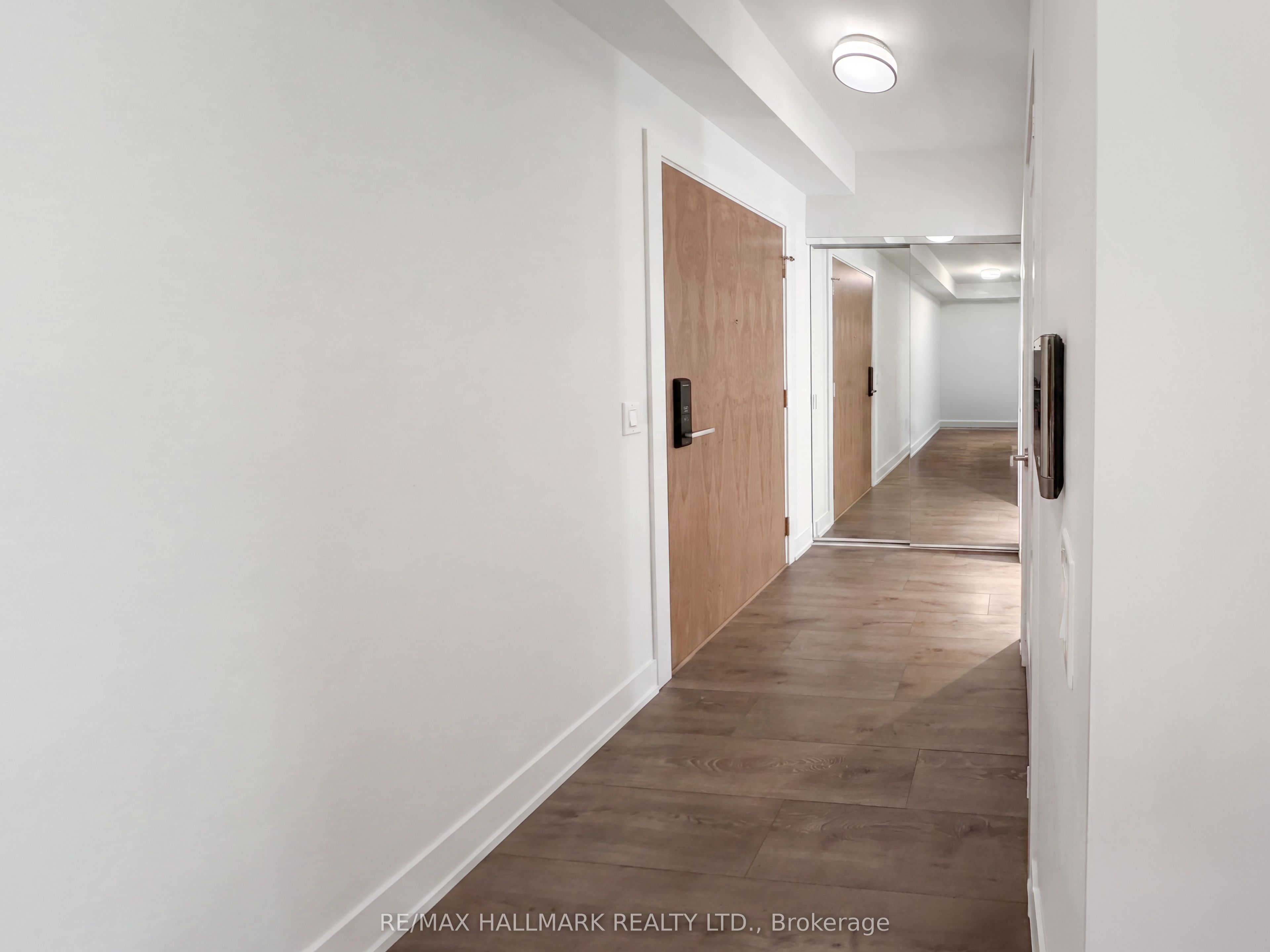 585 Bloor Street E 2824, Toronto, ON M4W 0B3 photo 5