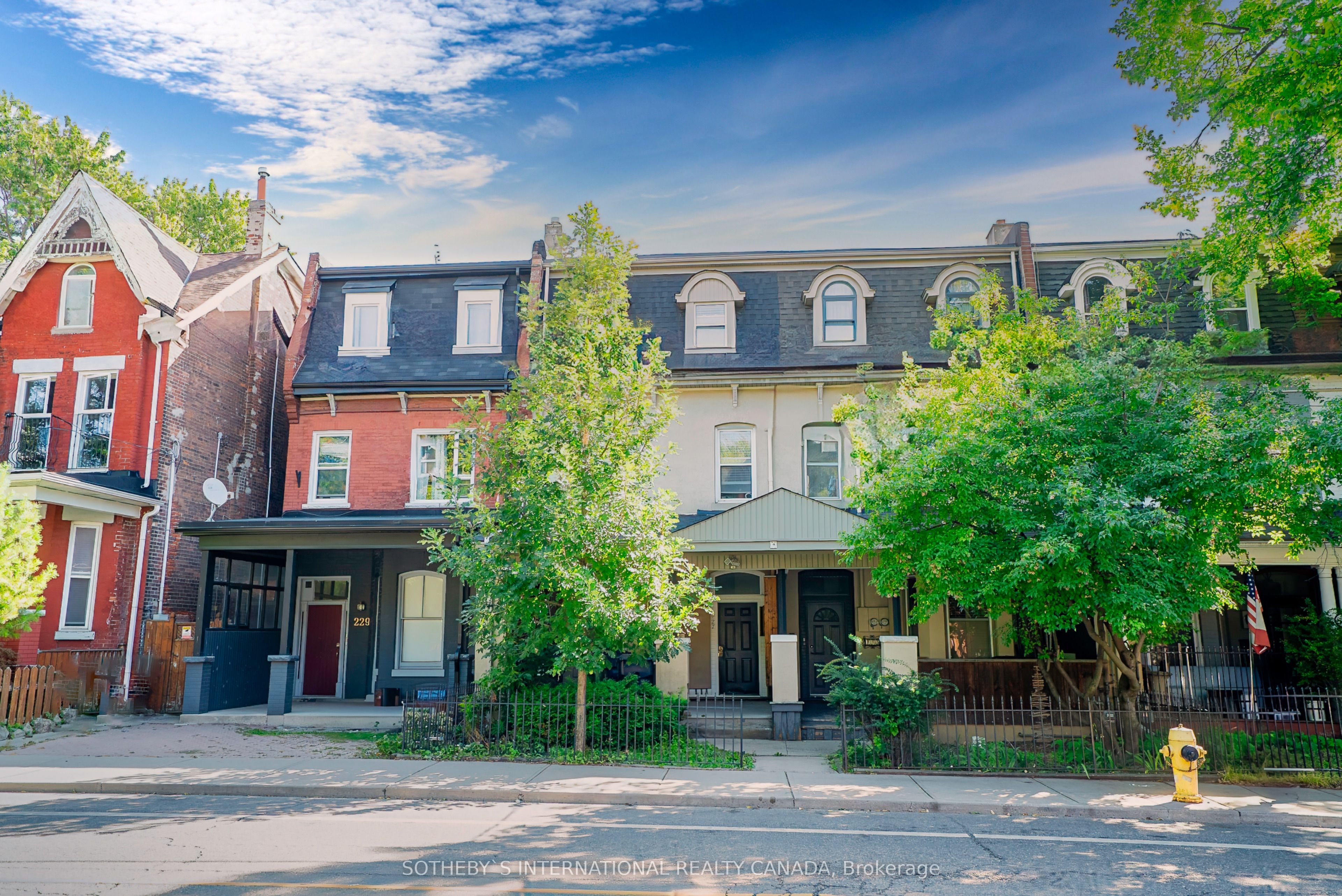 227 Beverley Street 0, Toronto, ON M5T 1Z4 photo 2