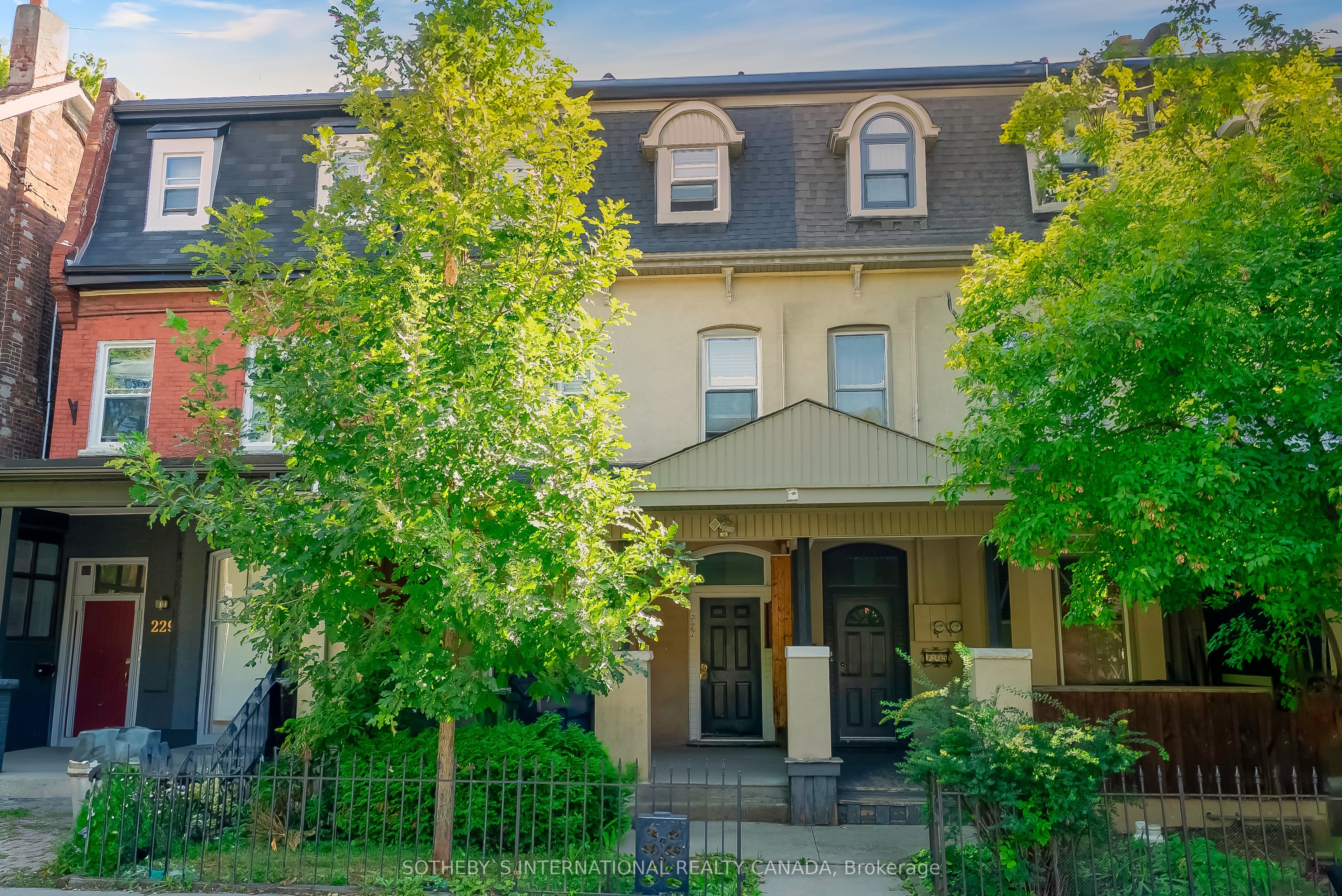 227 Beverley Street 0, Toronto, ON M5T 1Z4 photo 3