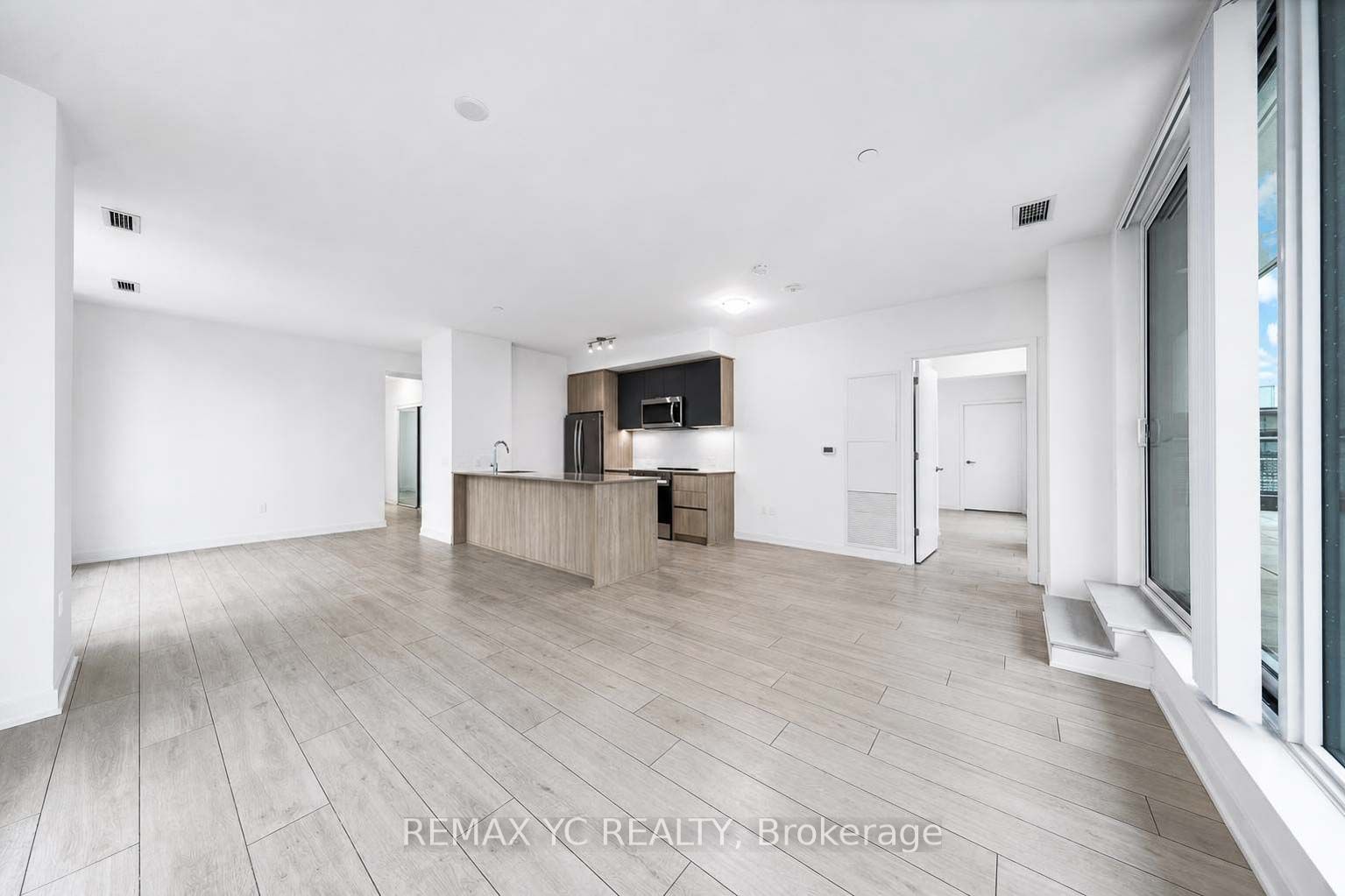 5858 Yonge Street 1022, Toronto, ON M2M 0C6 photo 4