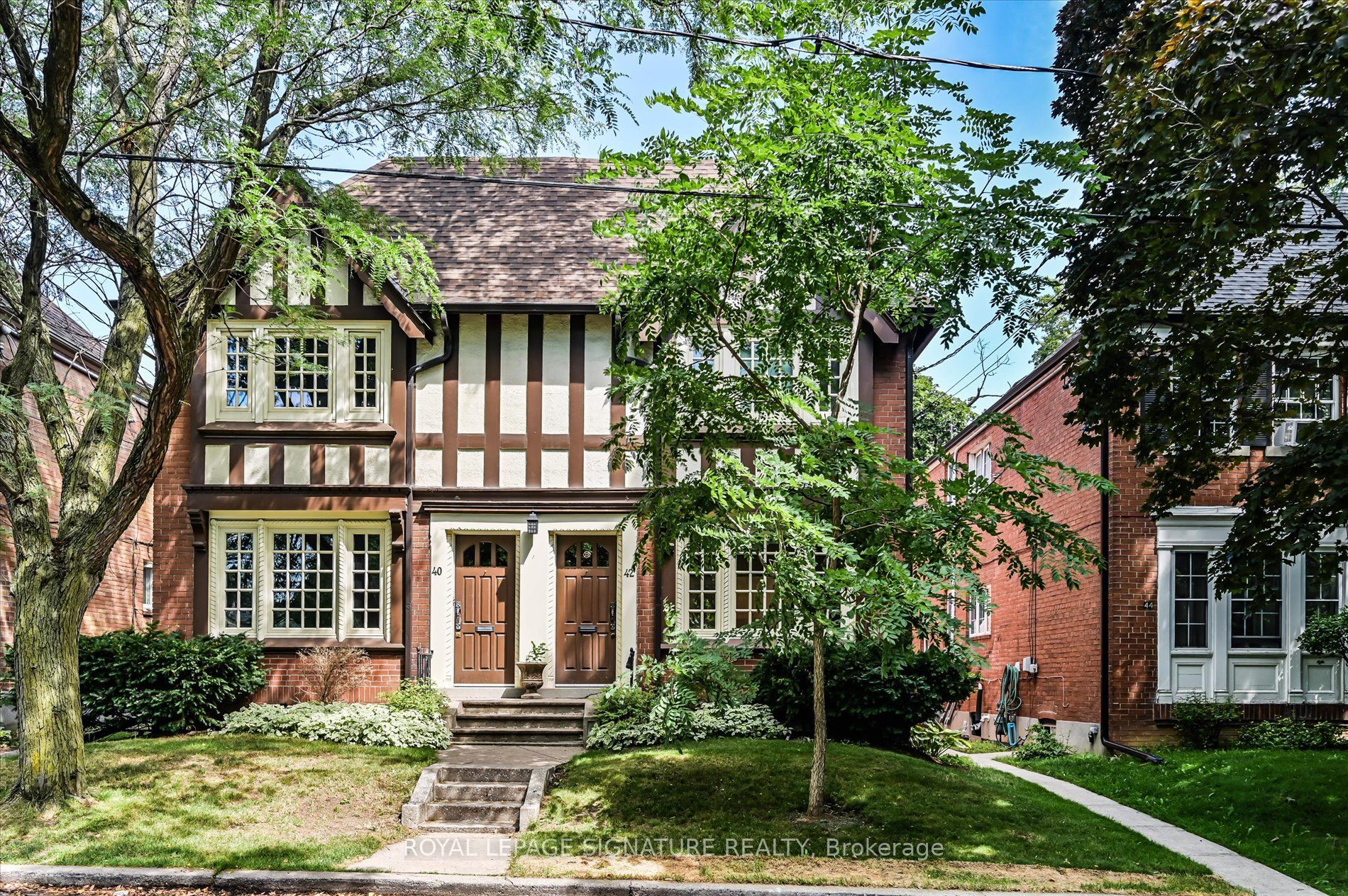 42 Strathgowan Avenue Main, Toronto, ON M4N 1B9