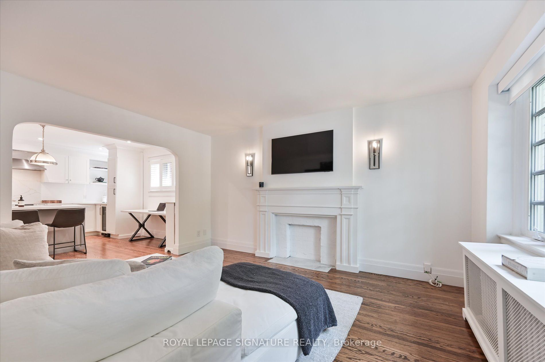 42 Strathgowan Avenue Main, Toronto, ON M4N 1B9 photo 5