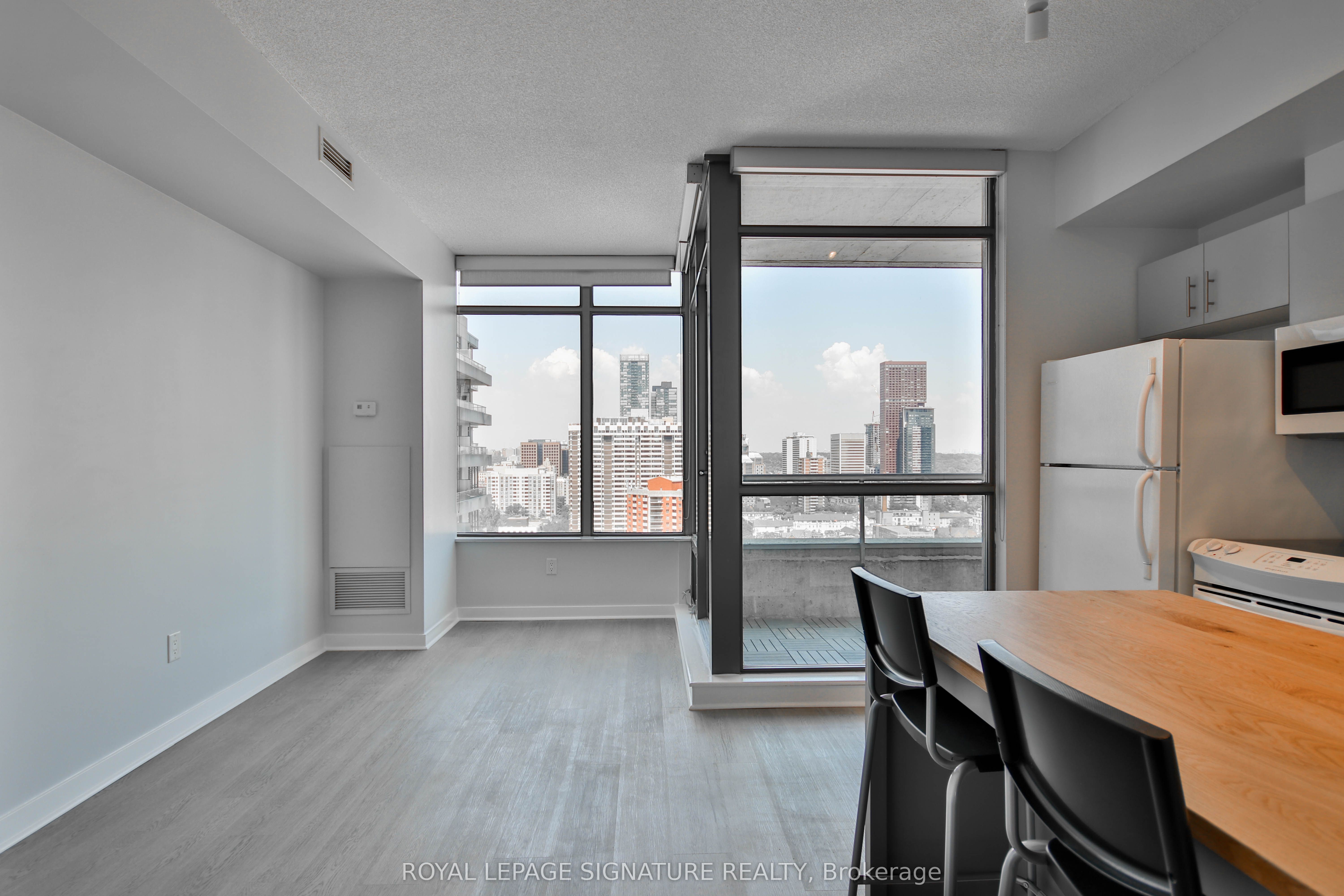 281 Mutual Street 2307, Toronto, ON M4Y 1X6 photo 3