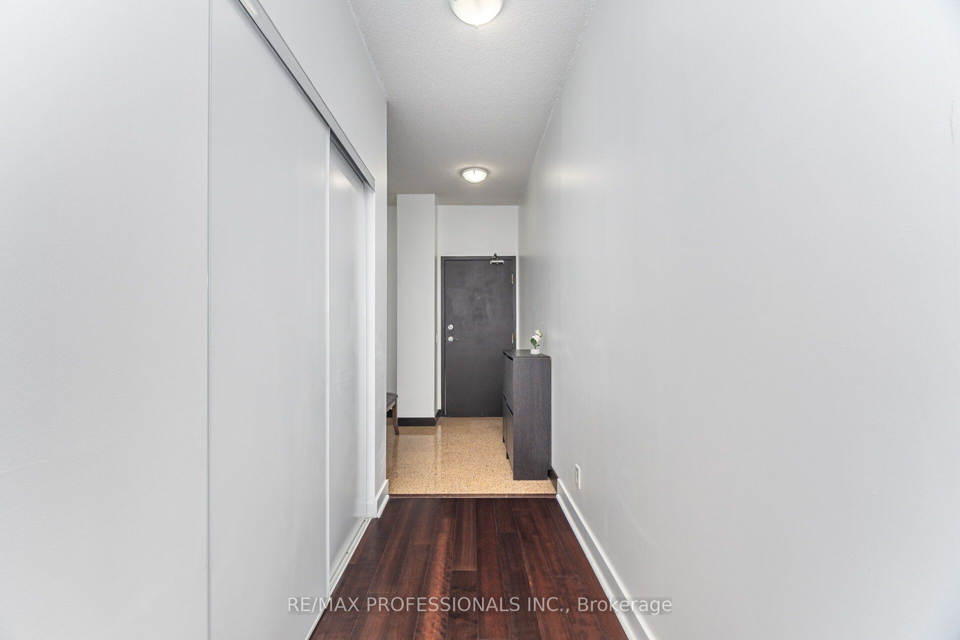 361 Front Street W 3303, Toronto, ON M5V 3R5 photo 5