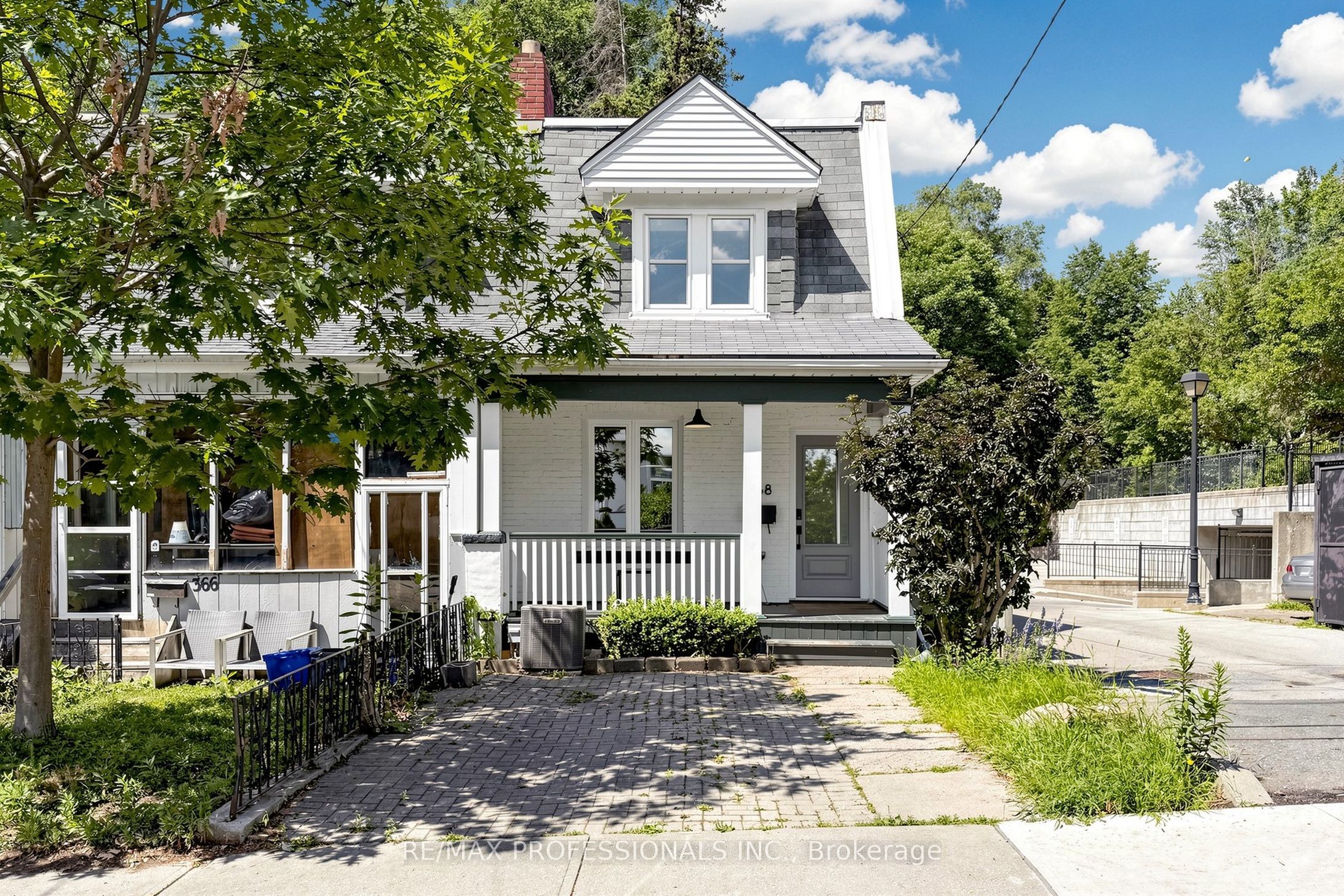 368 Howland Avenue, Toronto, ON M5R 3B9