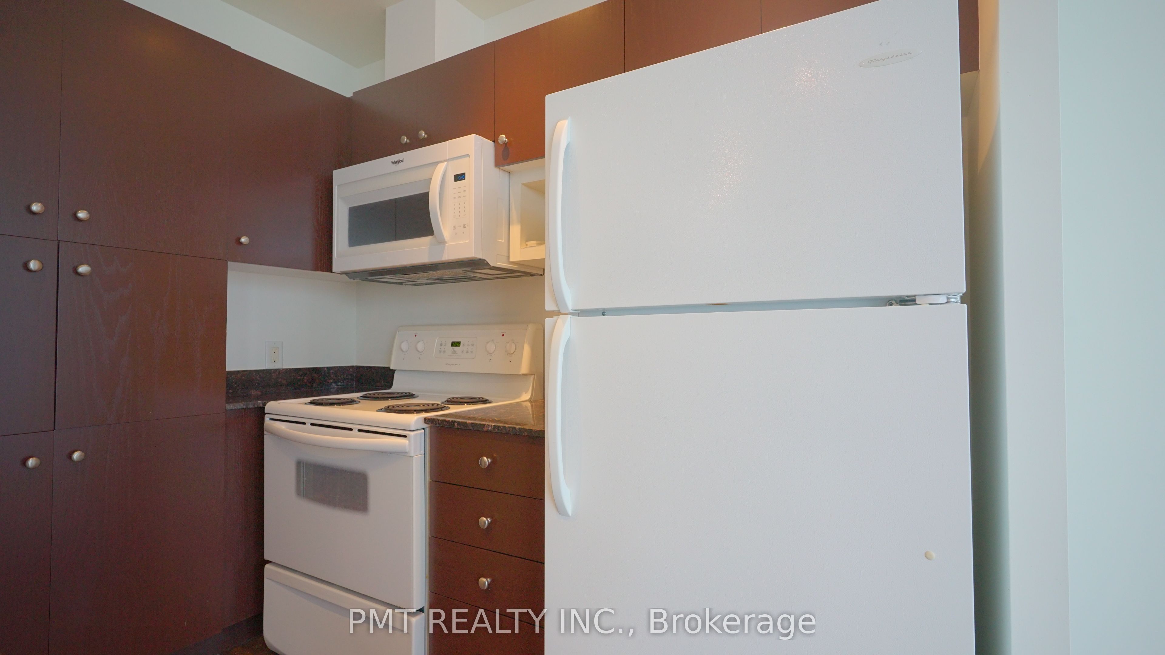 208 Queens Quay N/A W 2401, Toronto, ON M5J 2Y5 photo 5