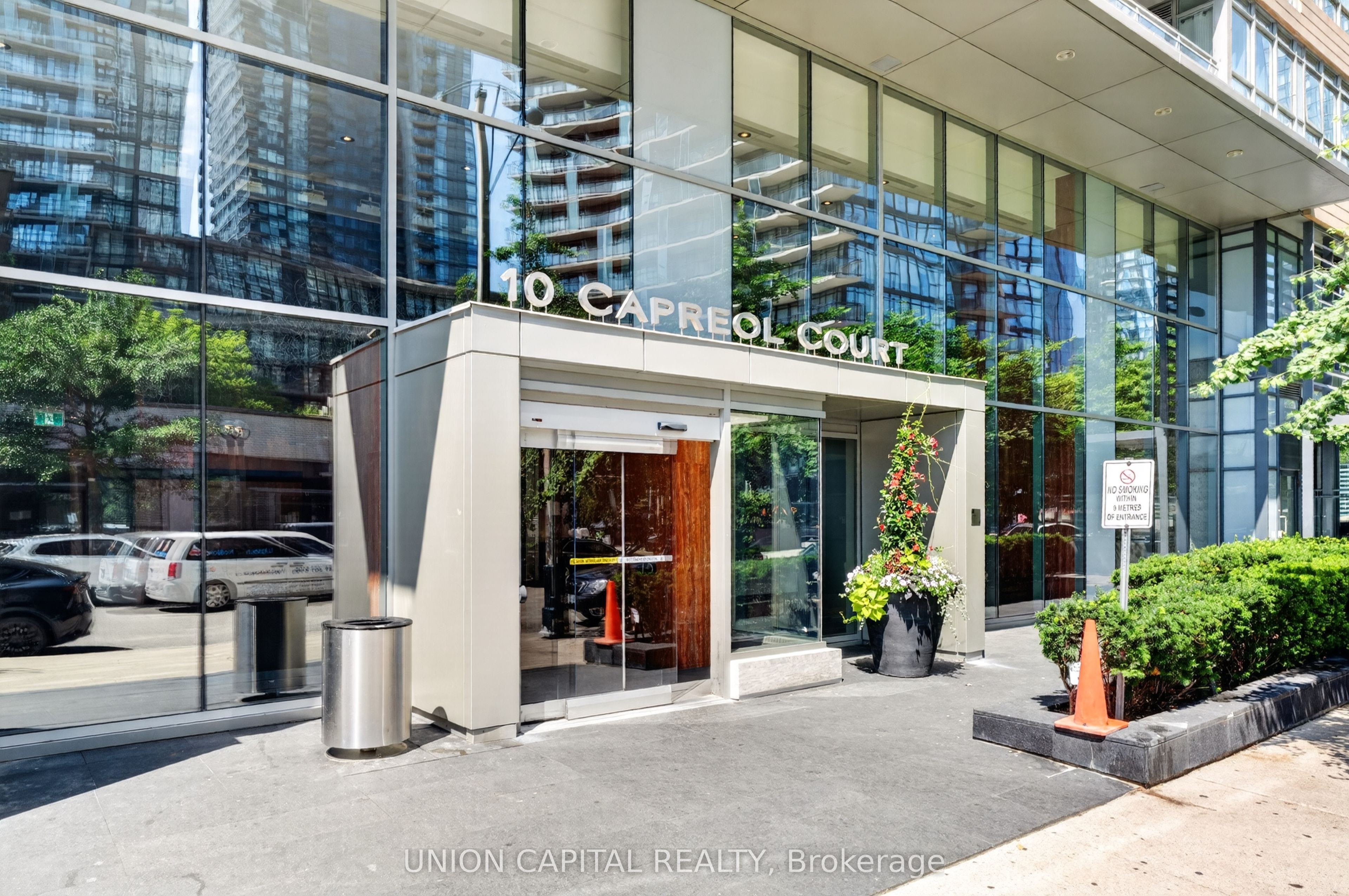 10 Capreol Court 551, Toronto, ON M5V 4B3 photo 4