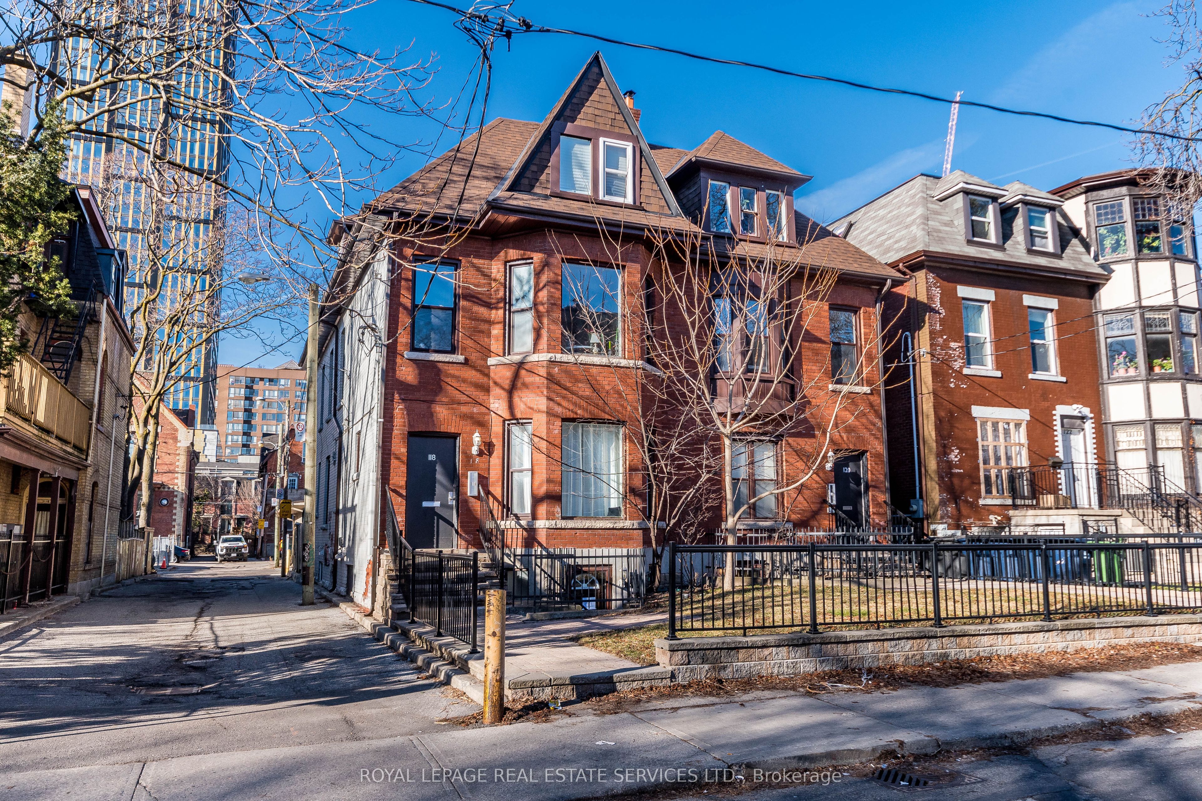 118 Pembroke Street 1, Toronto, ON M5A 2N8