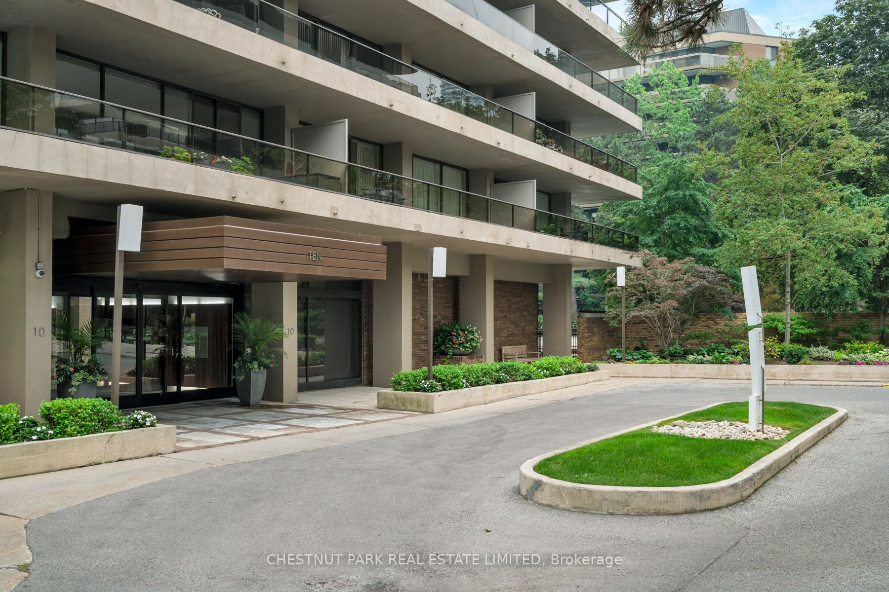 10 Avoca Avenue 501, Toronto, ON M4T 2B7 photo 2