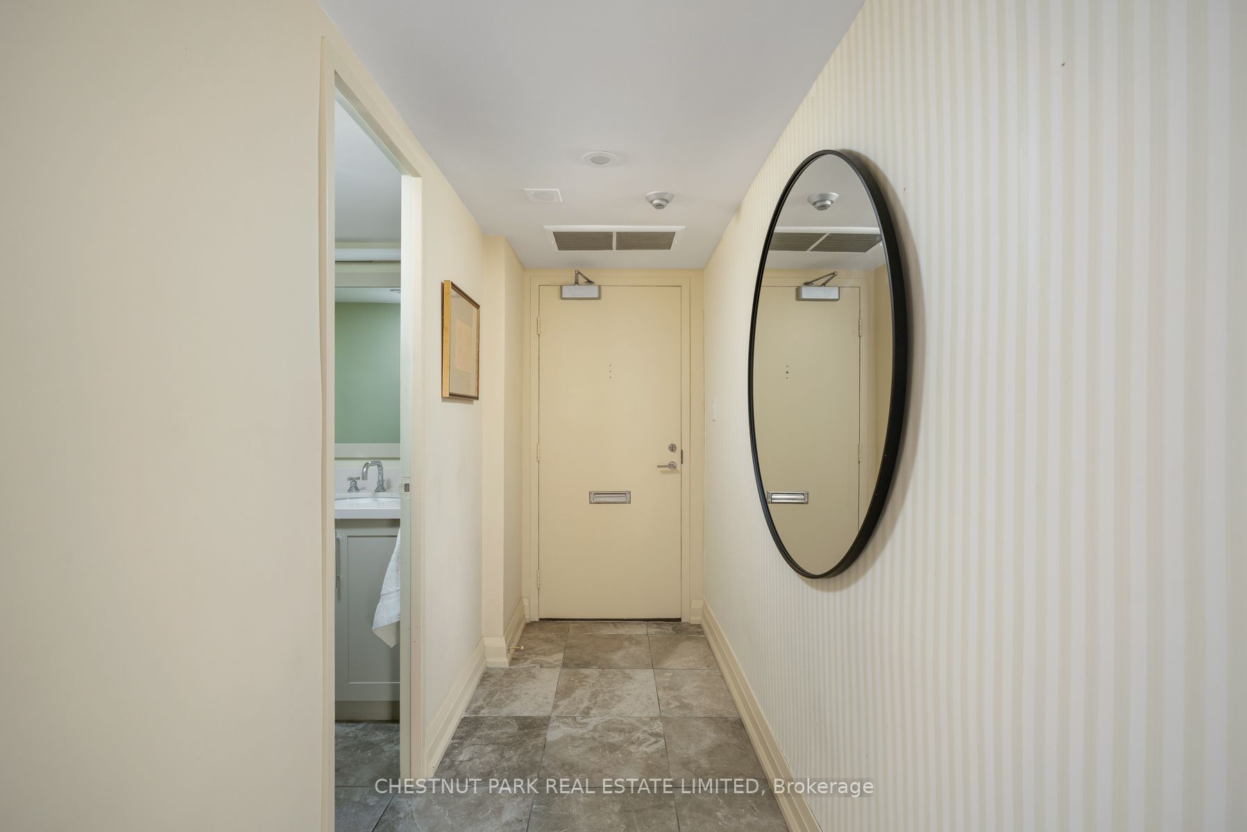 10 Avoca Avenue 501, Toronto, ON M4T 2B7 photo 5