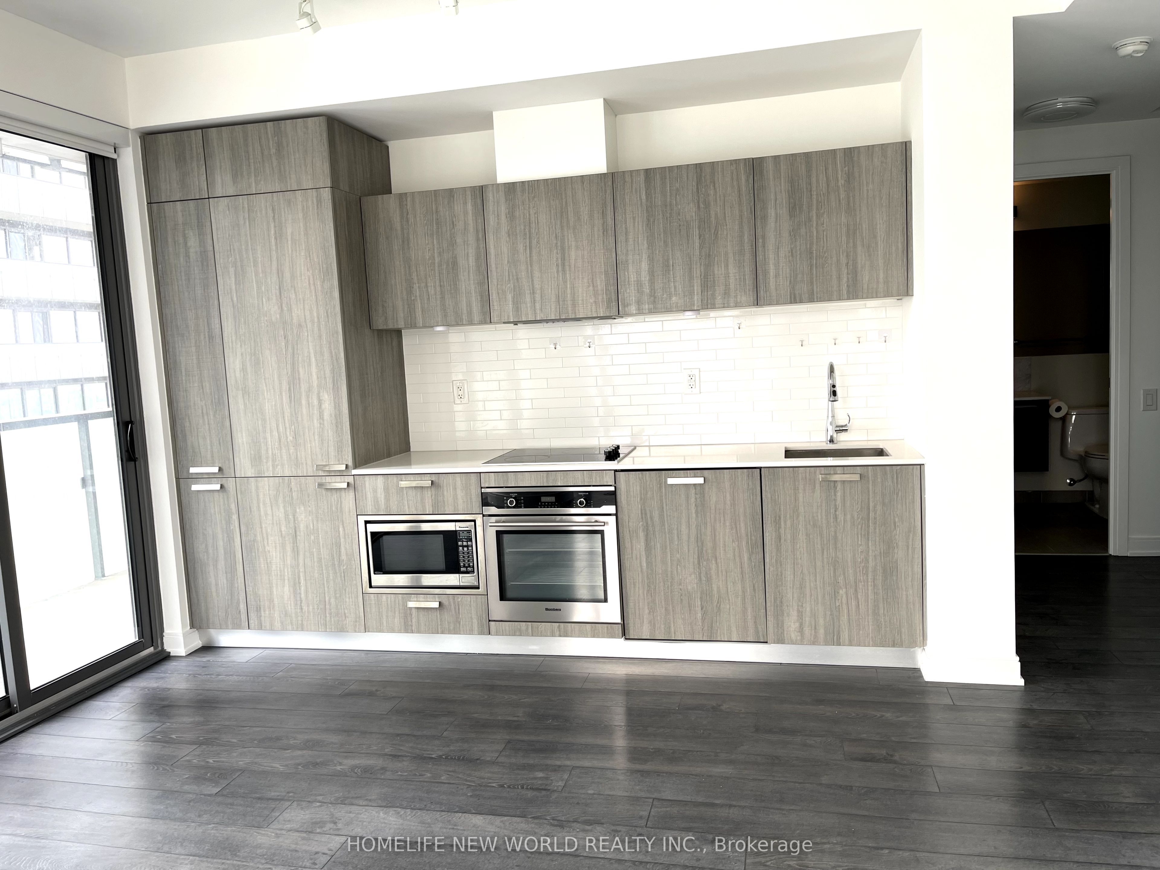 50 Charles Street E 3605, Toronto, ON M4Y 0C3 photo 2