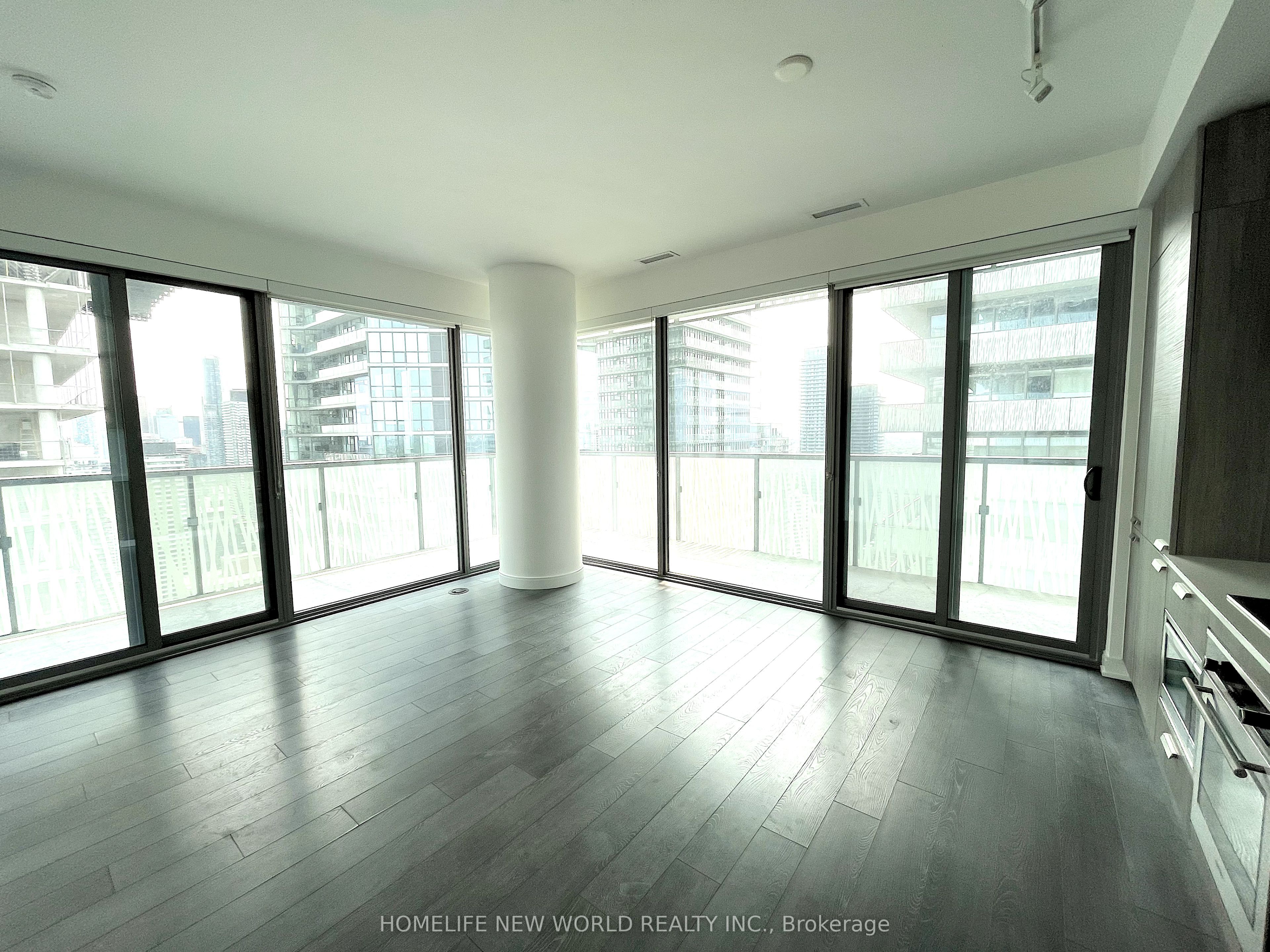 50 Charles Street E 3605, Toronto, ON M4Y 0C3 photo 3