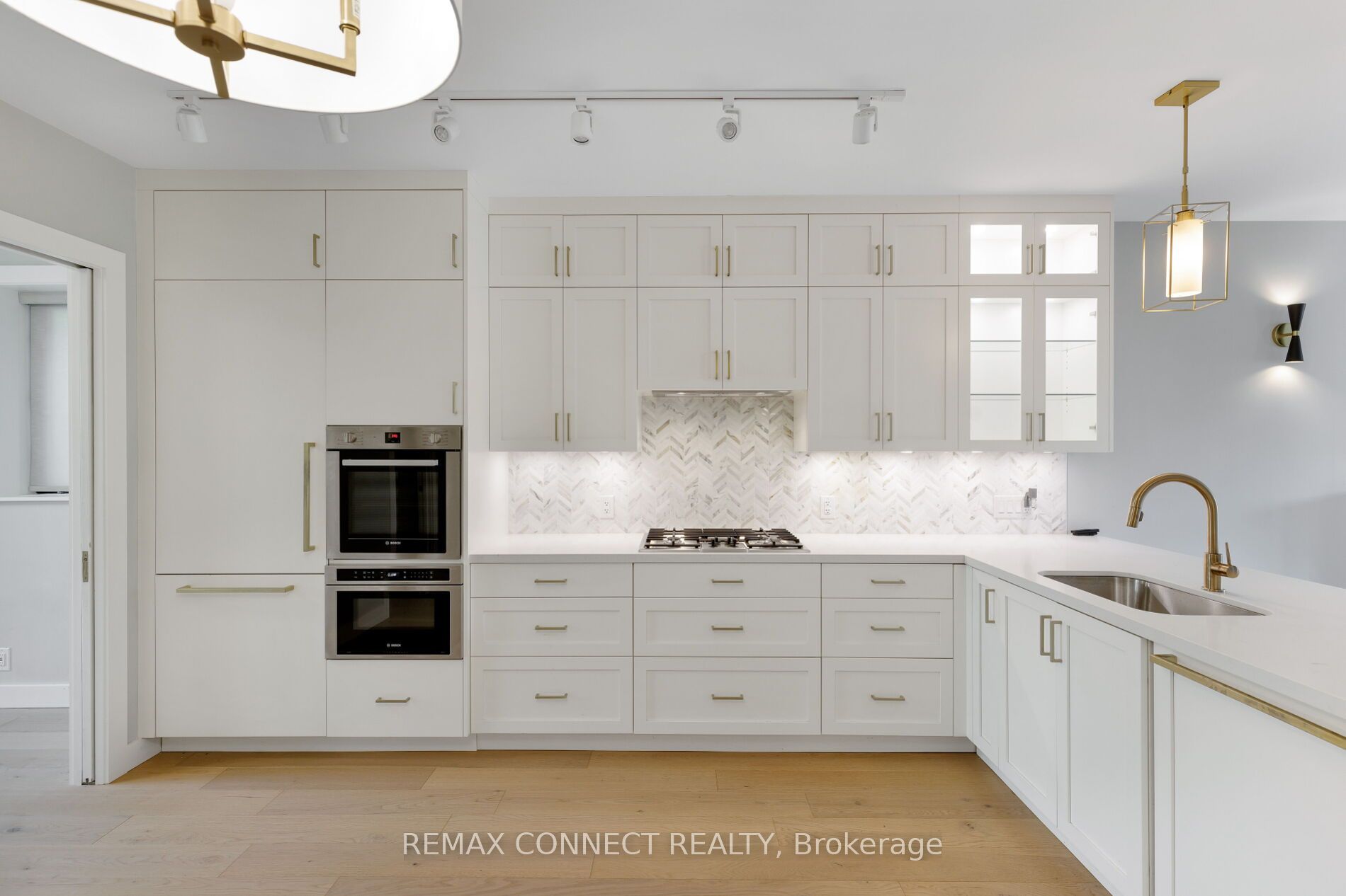 16 Rosemount Avenue, Toronto, ON M6H 2M1 photo 5