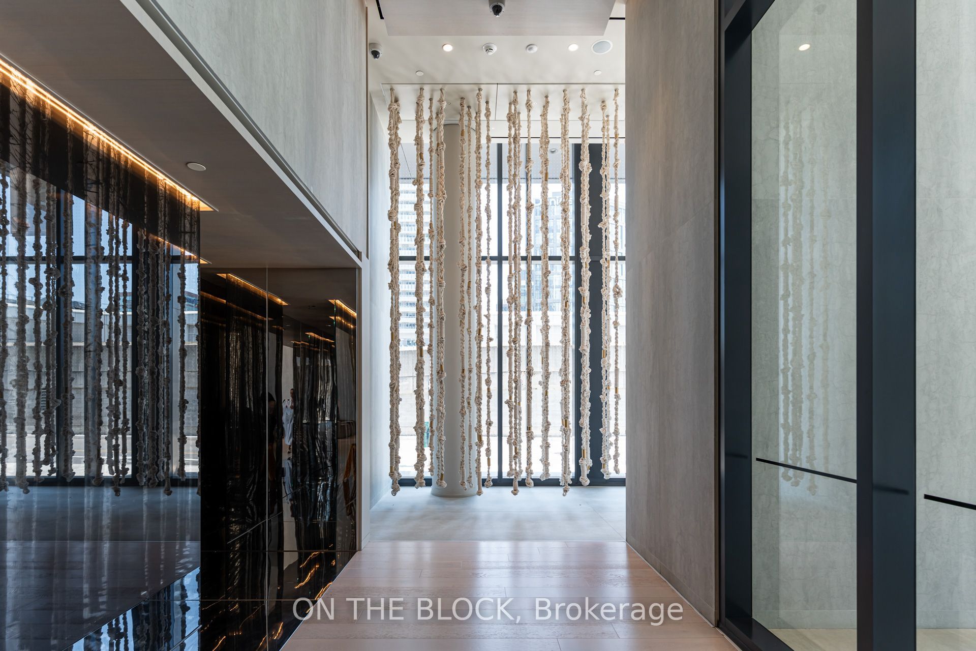 138 Downes Street 2801, Toronto, ON M5E 0E4 photo 2