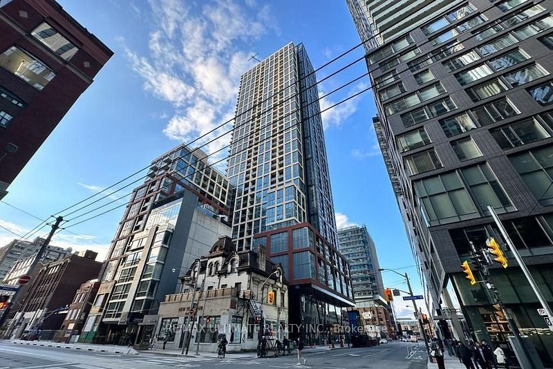 108 Peter Street 2307, Toronto, ON M5V 0W2 photo 2