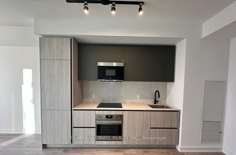 108 Peter Street 2307, Toronto, ON M5V 0W2 photo 3