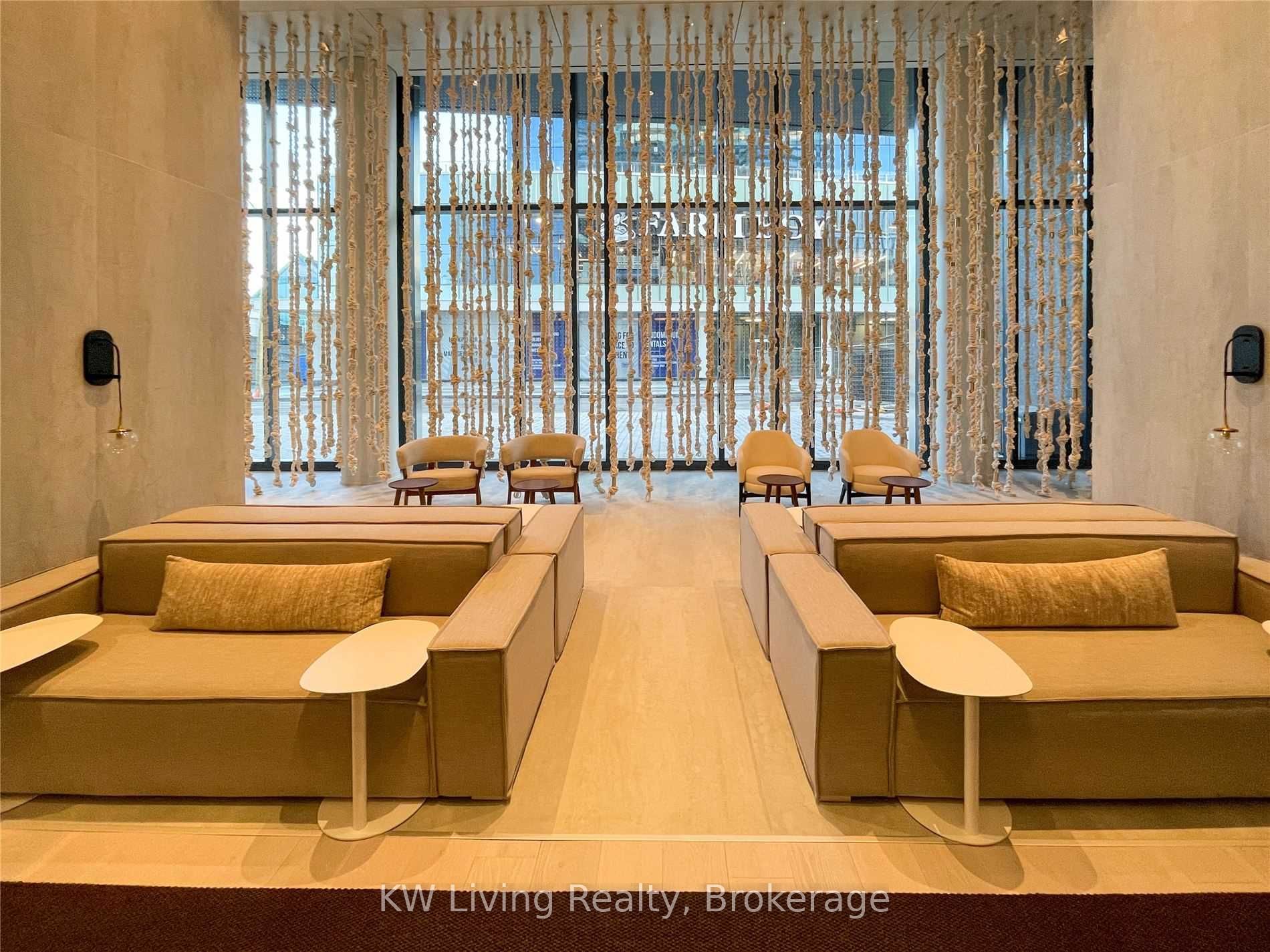 138 Downes Street 918, Toronto, ON M5E 0E4 photo 3